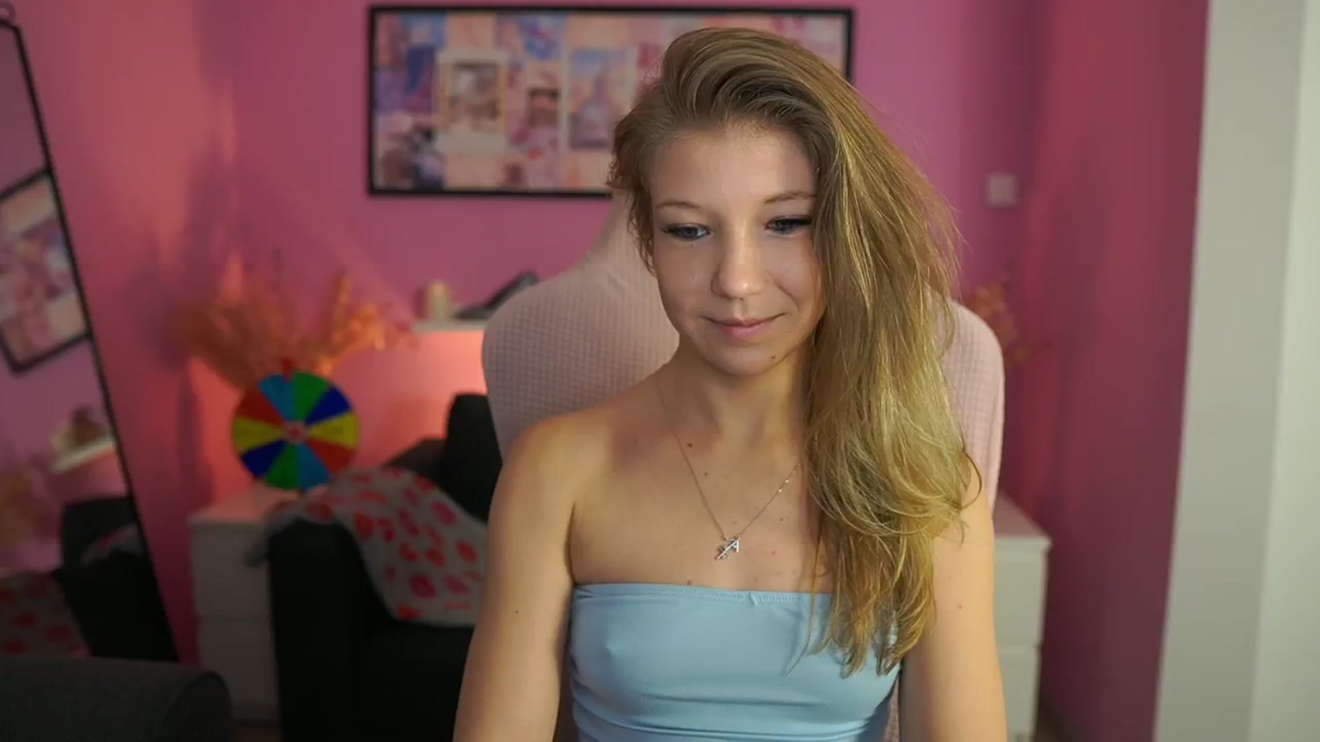 Gallery image thumbnail from Missicute's myfreecams stream on, 02/01/2026, 21:17 image 8 of 20