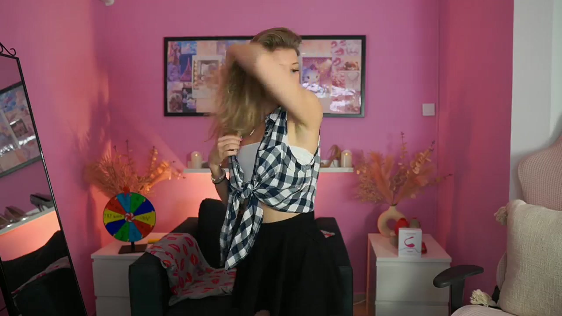 Gallery image thumbnail from Missicute's myfreecams stream on, 02/03/2026, 18:17 image 7 of 20