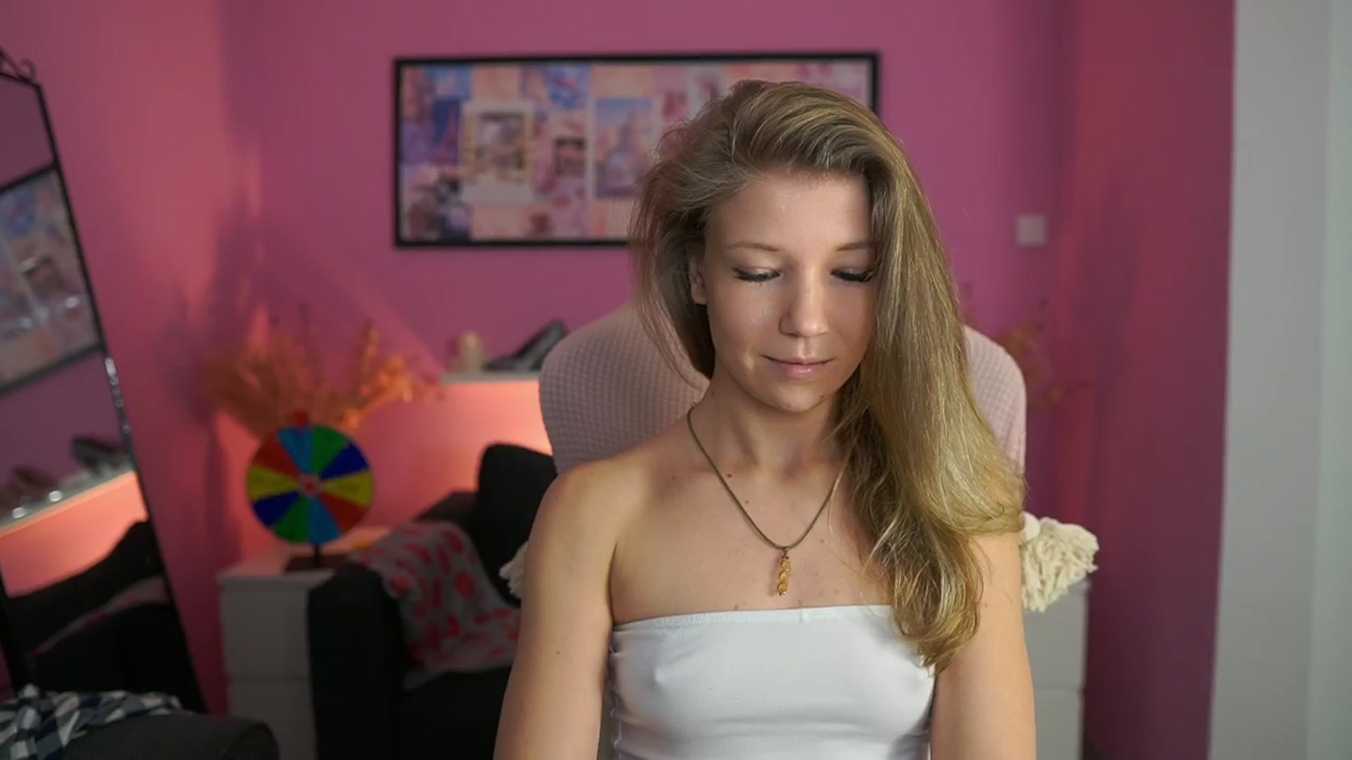 Gallery image thumbnail from Missicute's myfreecams stream on, 02/03/2026, 18:17 image 9 of 20