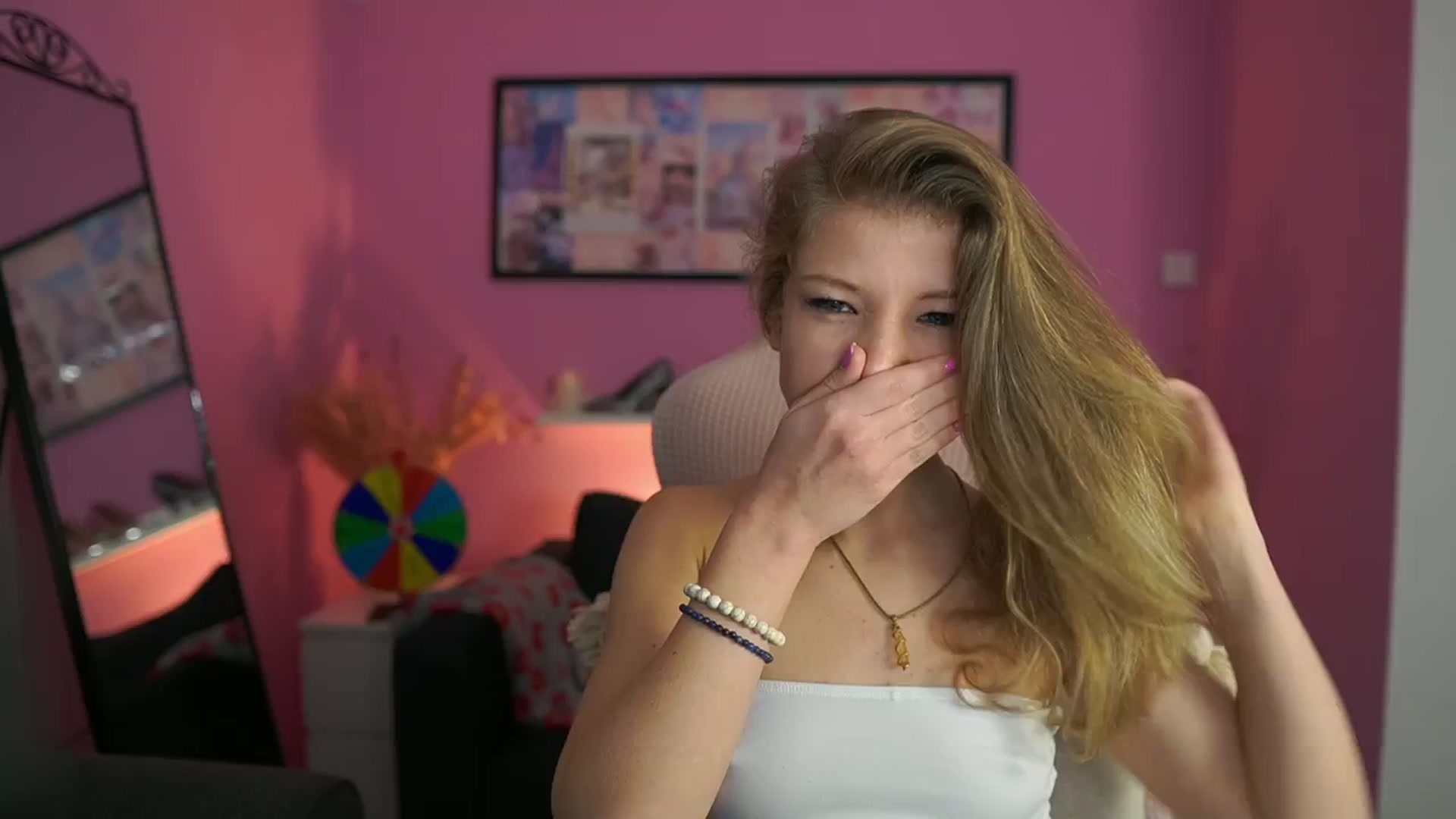 Gallery image thumbnail from Missicute's myfreecams stream on, 02/04/2026, 11:08 image 17 of 20