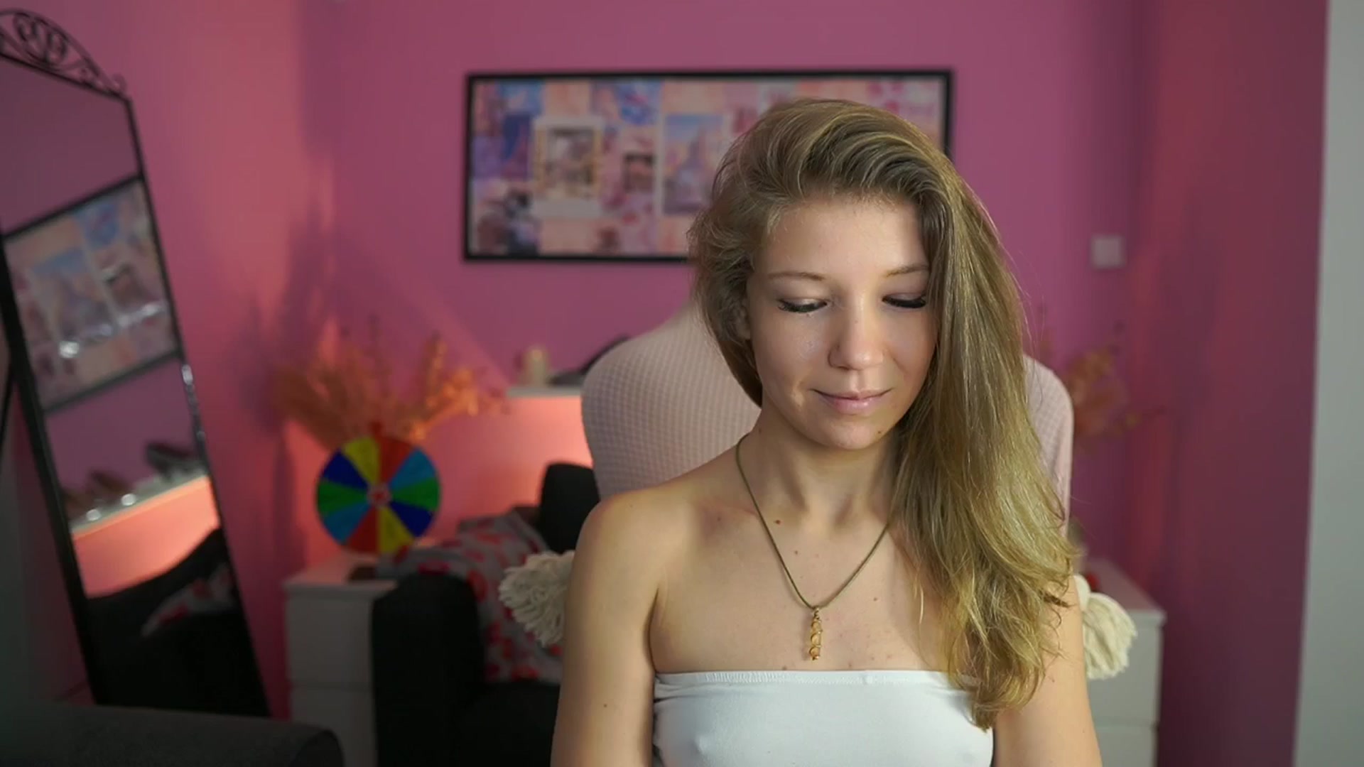 Gallery image thumbnail from Missicute's myfreecams stream on, 02/04/2026, 11:08 image 18 of 20