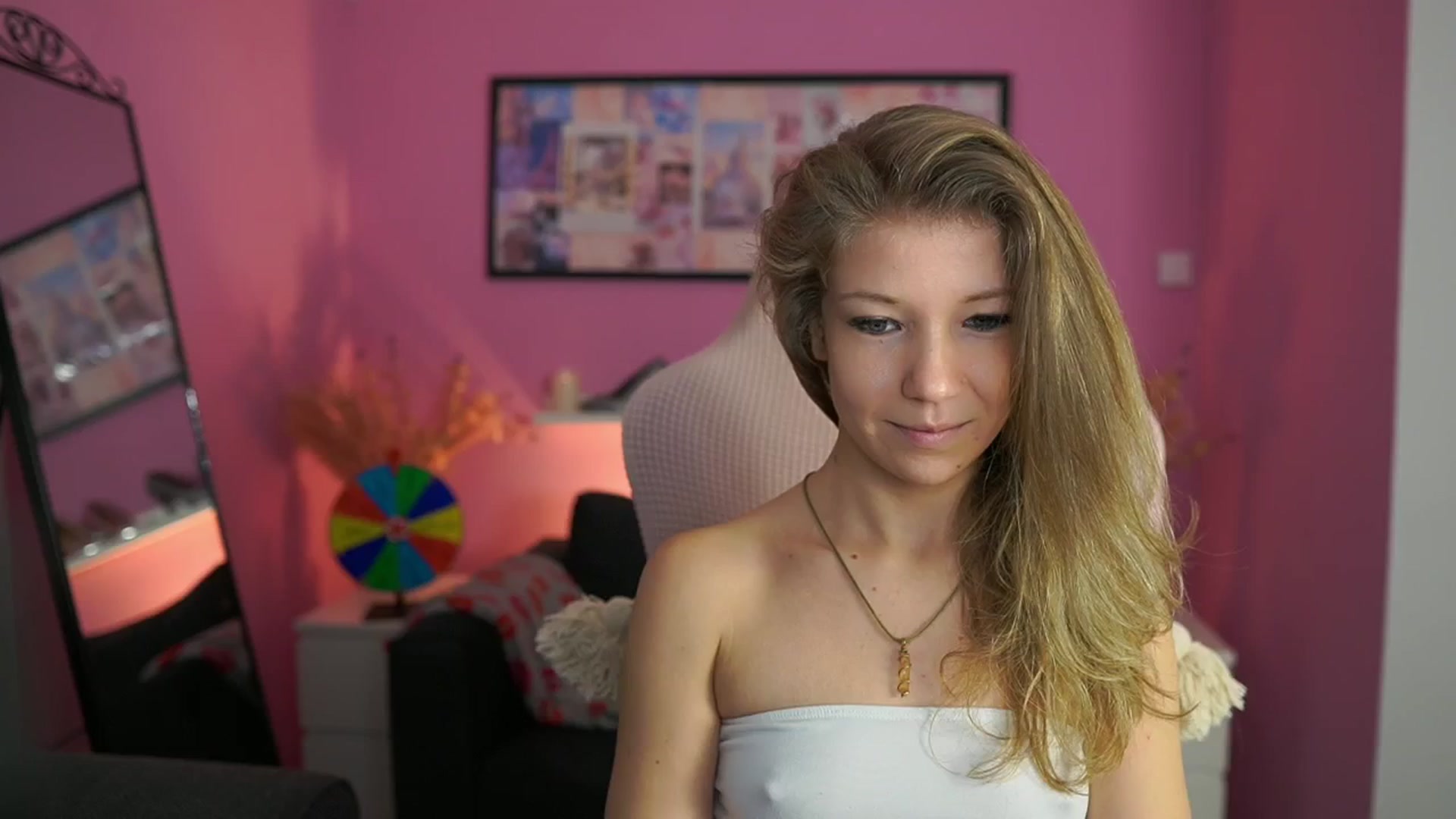 Gallery image thumbnail from Missicute's myfreecams stream on, 02/04/2026, 11:08 image 11 of 20