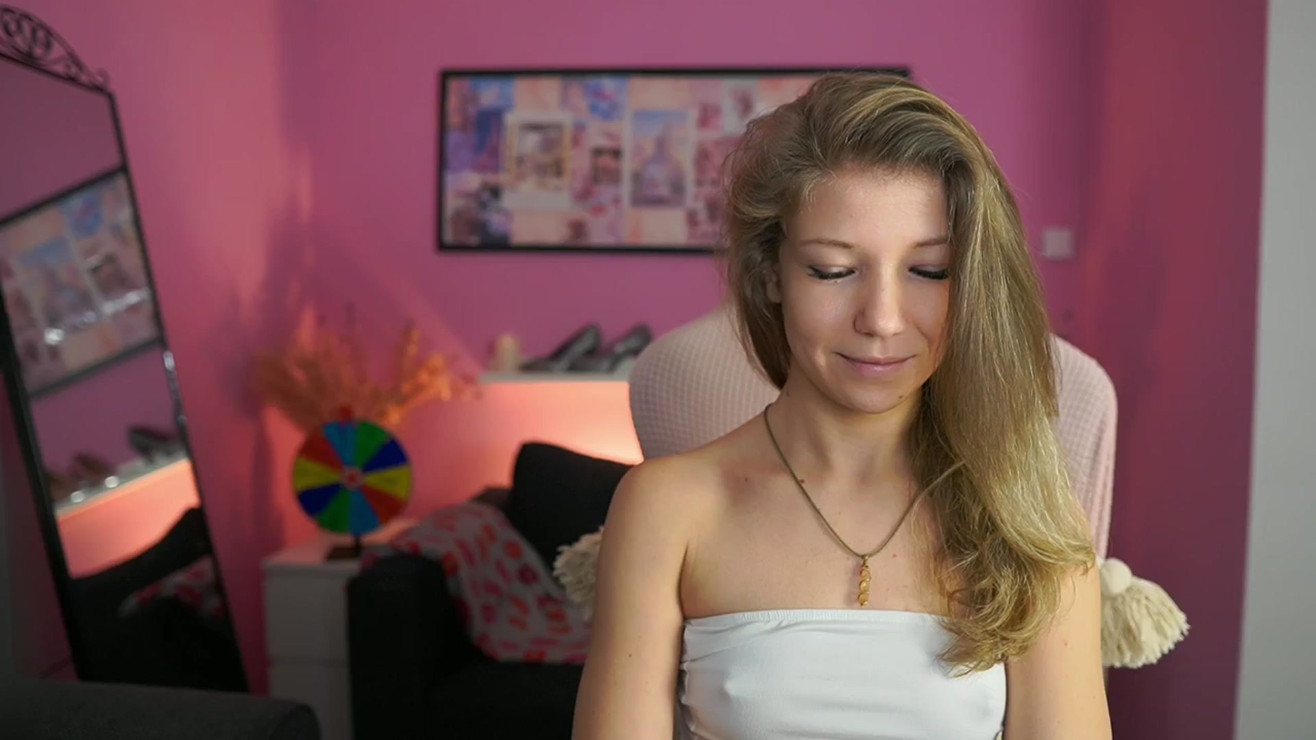 Gallery image thumbnail from Missicute's myfreecams stream on, 02/04/2026, 11:08 image 1 of 20