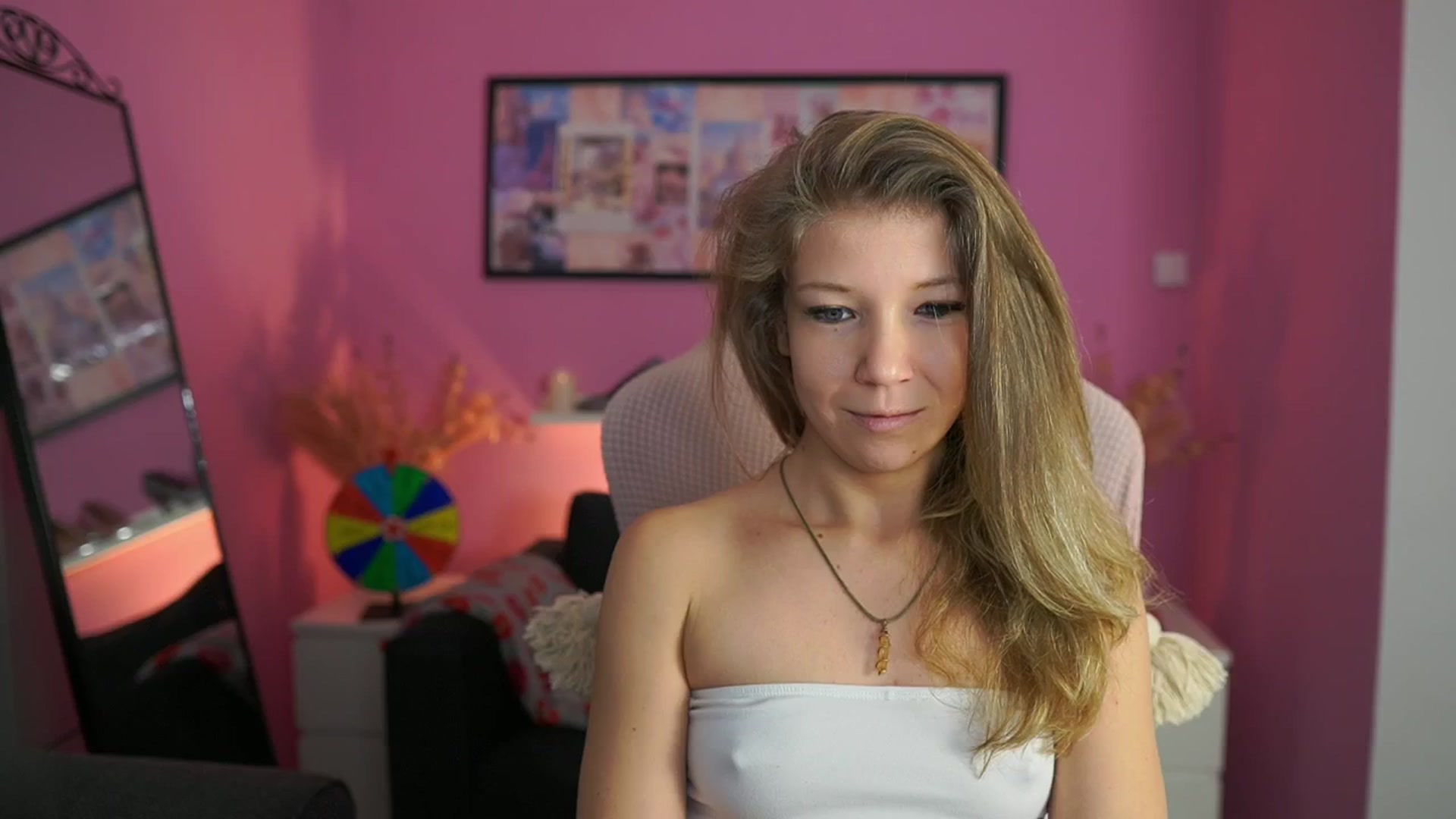 Gallery image thumbnail from Missicute's myfreecams stream on, 02/04/2026, 11:08 image 4 of 20