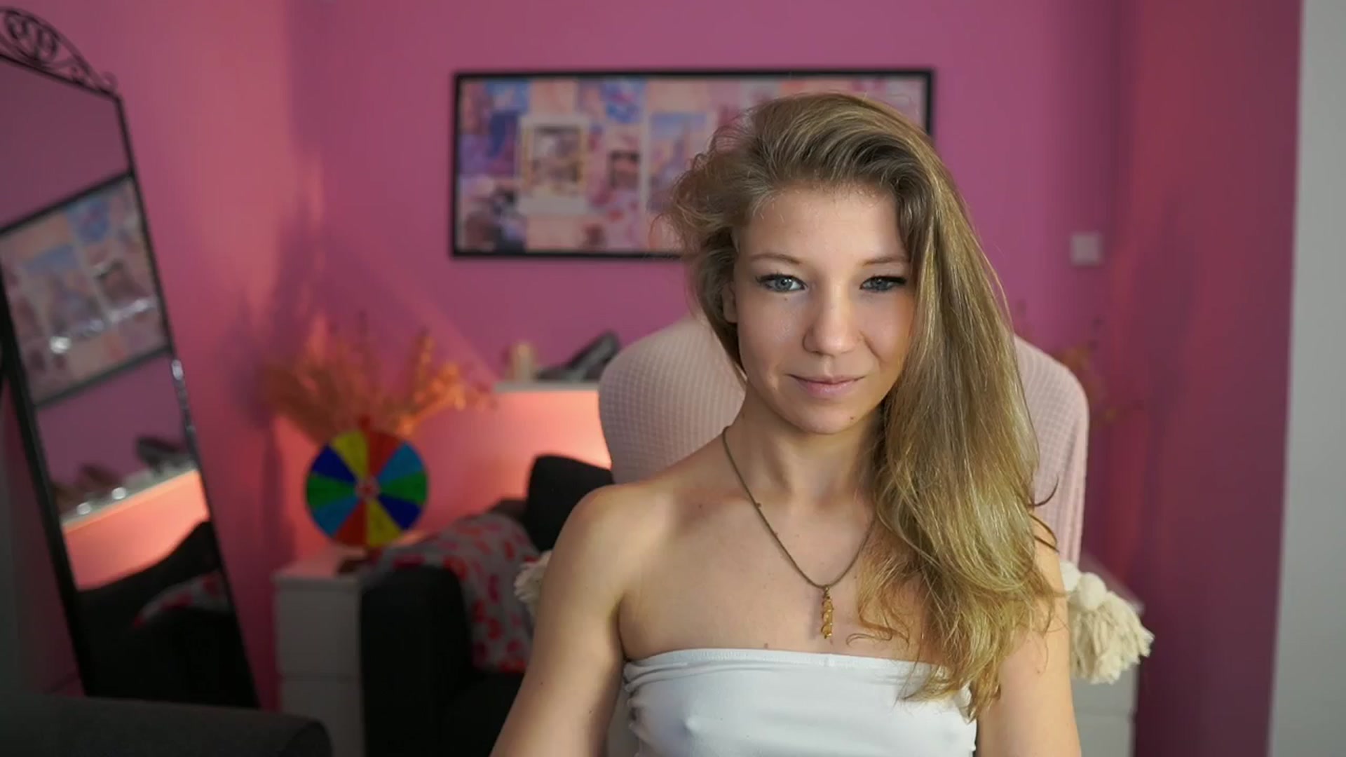 Gallery image thumbnail from Missicute's myfreecams stream on, 02/04/2026, 11:08 image 13 of 20