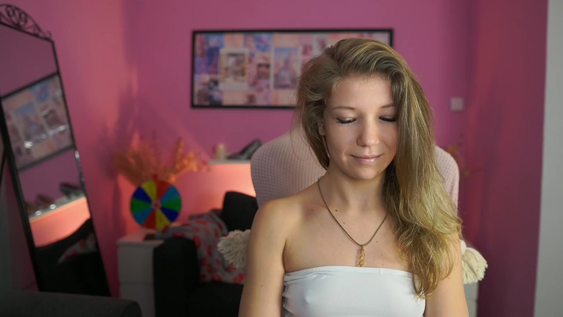 Gallery image thumbnail from Missicute's myfreecams stream on, 02/04/2026, 11:08 image 20 of 20