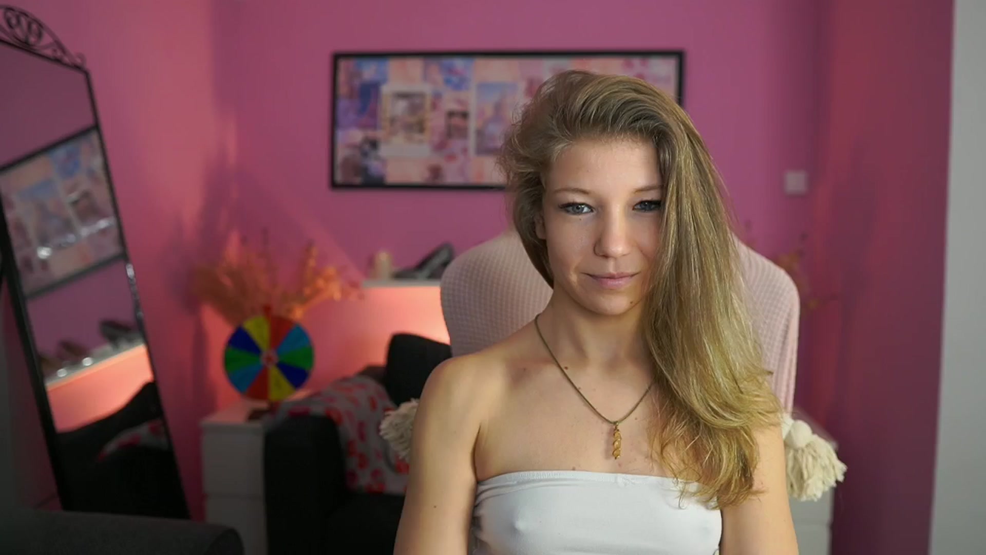 Gallery image thumbnail from Missicute's myfreecams stream on, 02/04/2026, 11:08 image 14 of 20