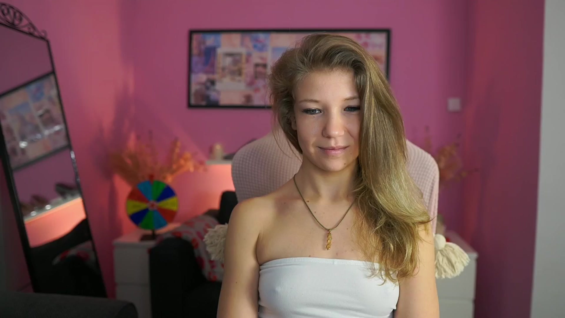Gallery image thumbnail from Missicute's myfreecams stream on, 02/04/2026, 11:08 image 5 of 20
