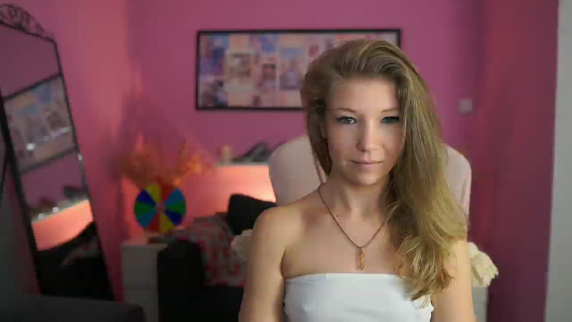 Gallery image thumbnail from Missicute's myfreecams stream on, 02/04/2026, 11:59 image 16 of 20