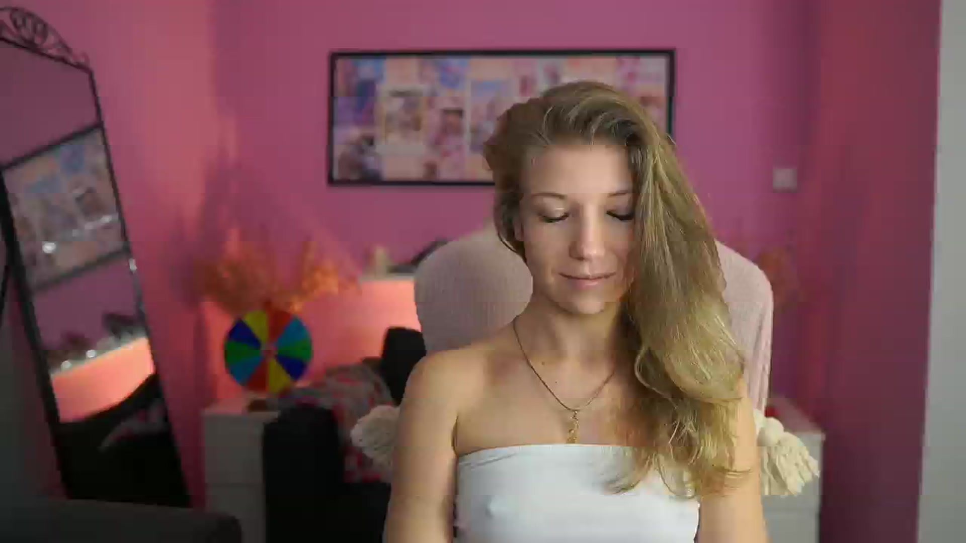 Gallery image thumbnail from Missicute's myfreecams stream on, 02/04/2026, 11:59 image 2 of 20