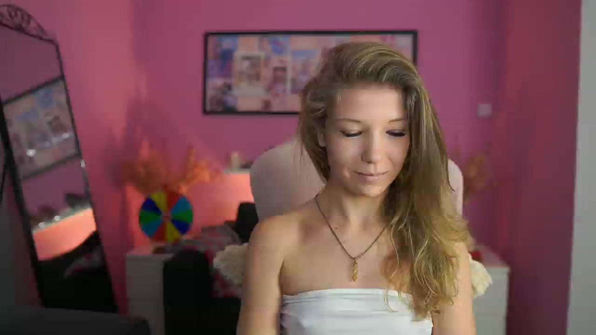 Gallery image thumbnail from Missicute's myfreecams stream on, 02/04/2026, 11:59 image 7 of 20