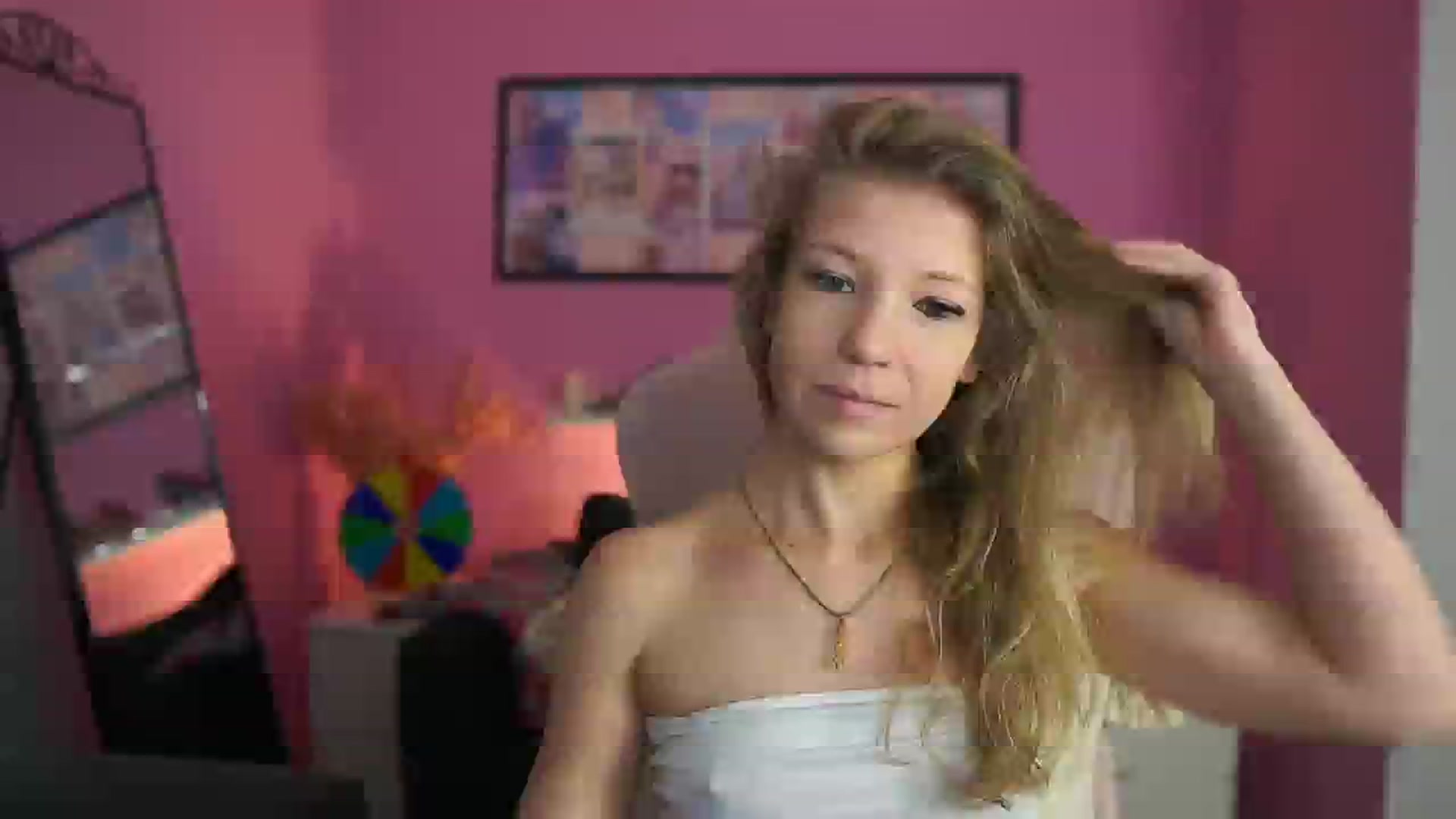 Gallery image thumbnail from Missicute's myfreecams stream on, 02/04/2026, 11:59 image 8 of 20