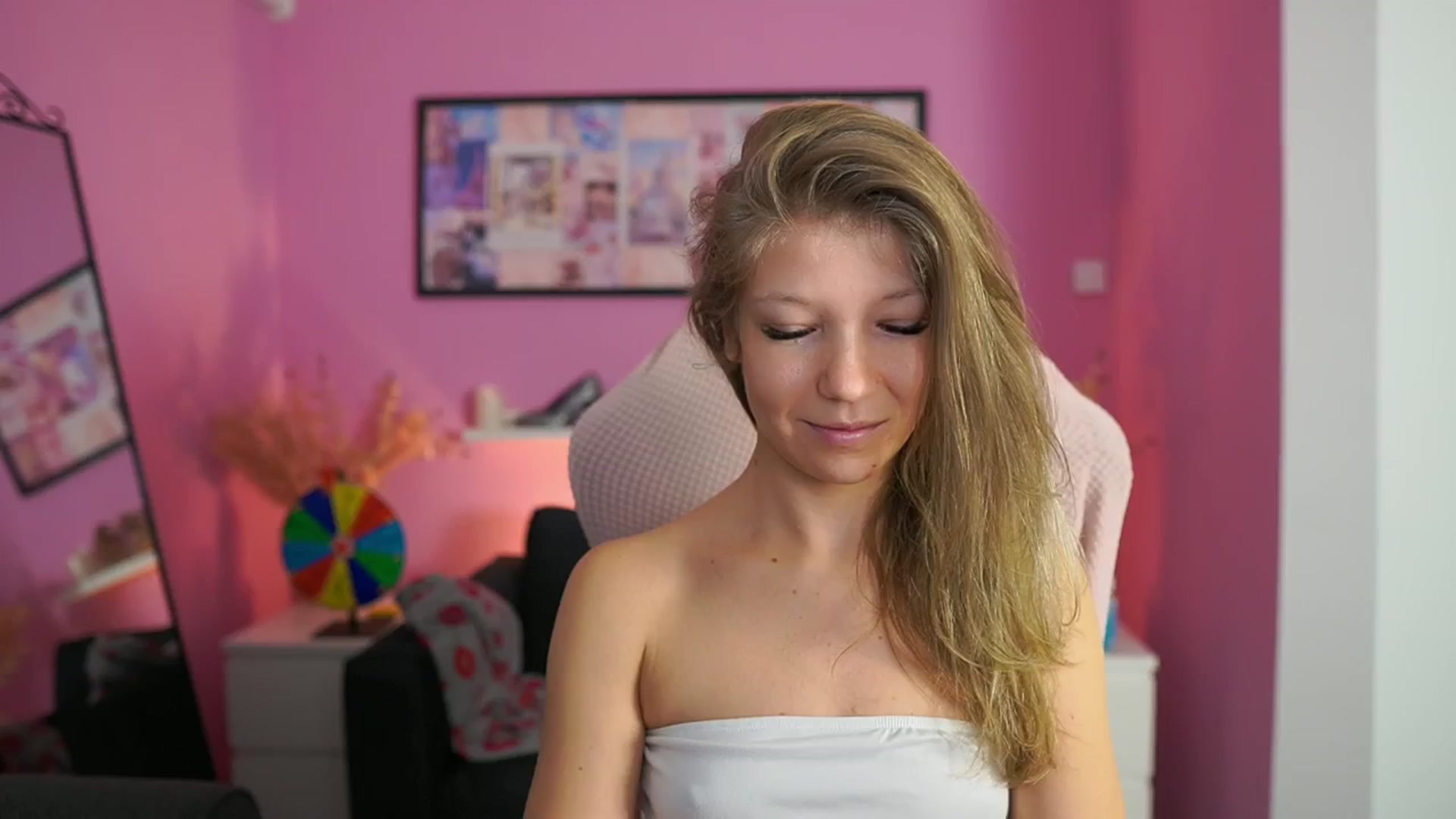 Gallery image thumbnail from Missicute's myfreecams stream on, 02/12/2026, 11:19 image 8 of 20