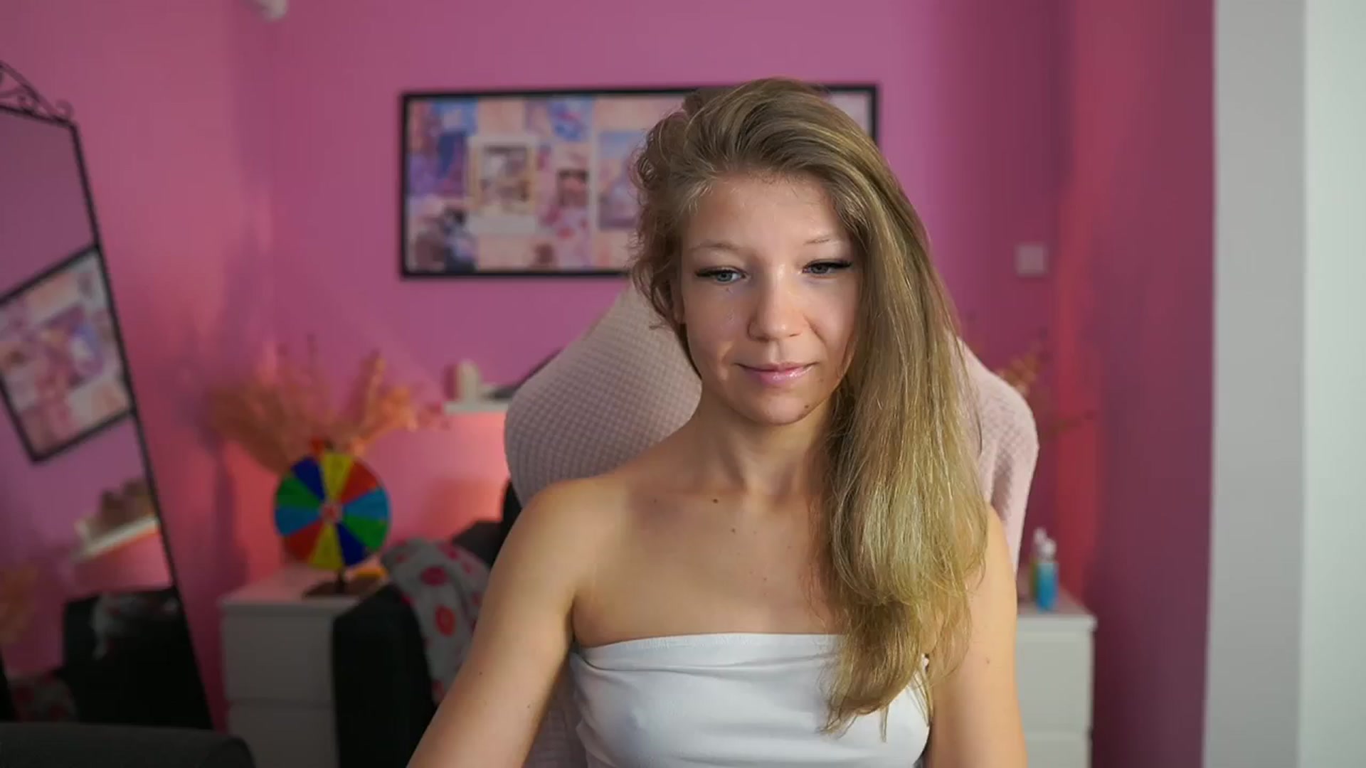 Gallery image thumbnail from Missicute's myfreecams stream on, 02/12/2026, 11:19 image 1 of 20