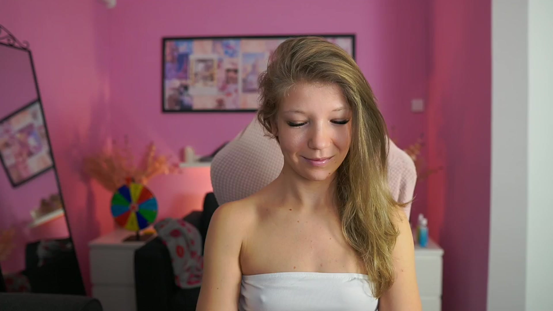Gallery image thumbnail from Missicute's myfreecams stream on, 02/12/2026, 11:19 image 3 of 20