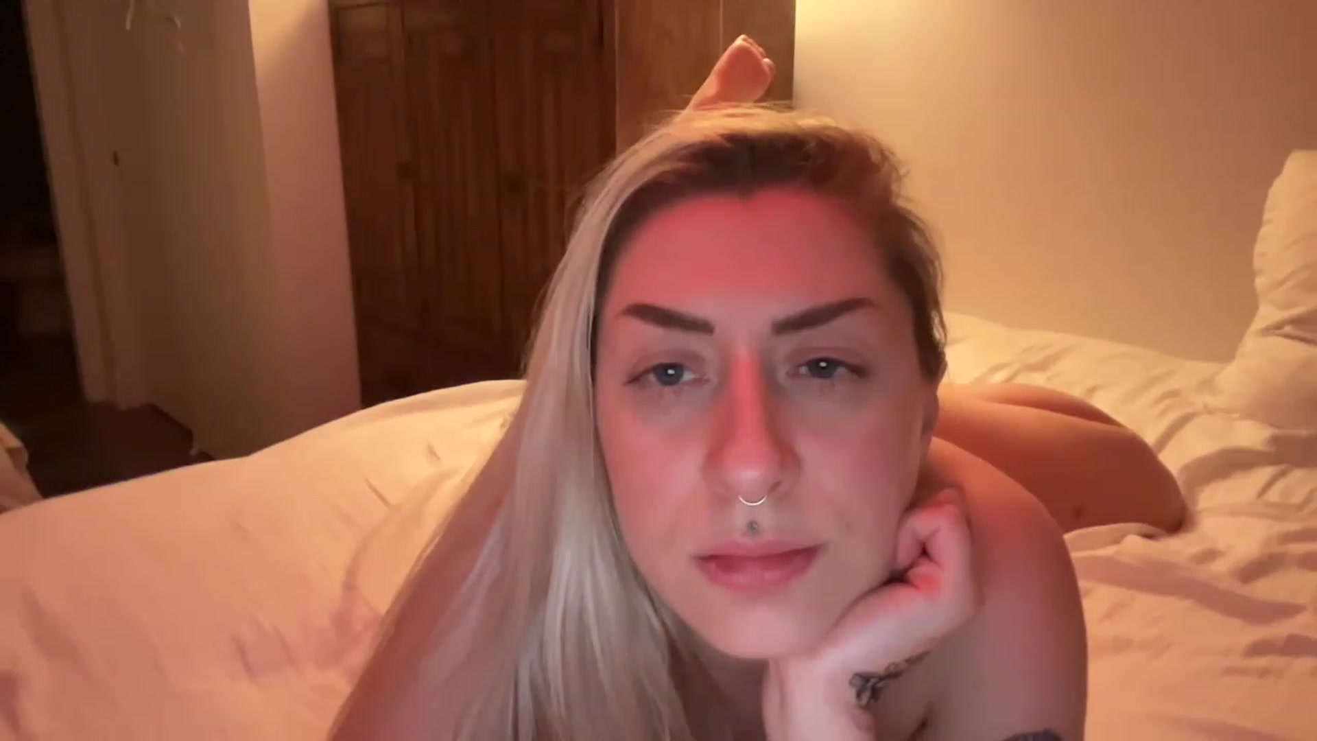 Gallery image thumbnail from Missinhermind's myfreecams stream on, 11/26/2022, 02:59 image 13 of 20