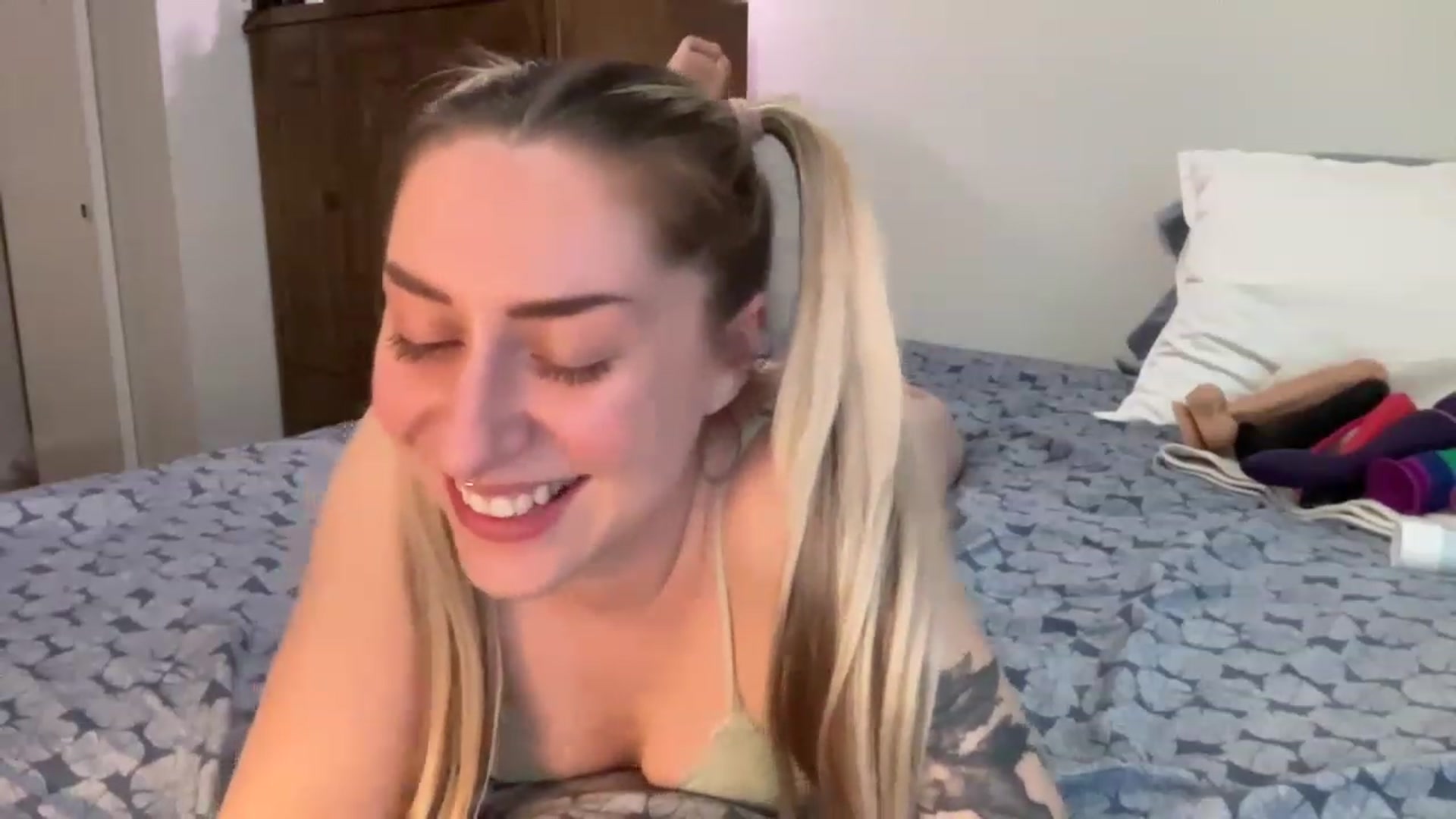 Gallery image thumbnail from Missinhermind's myfreecams stream on, 01/27/2023, 01:08 image 12 of 20