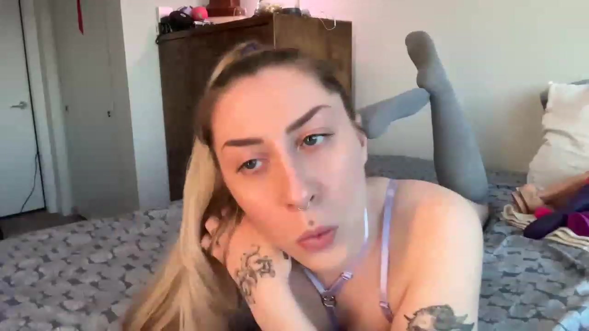 Gallery image thumbnail from Missinhermind's myfreecams stream on, 01/29/2023, 01:41 image 2 of 20