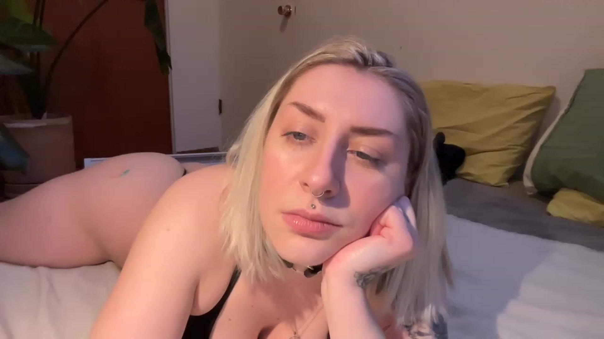 Gallery image thumbnail from Missinhermind's myfreecams stream on, 02/23/2023, 02:00 image 2 of 20