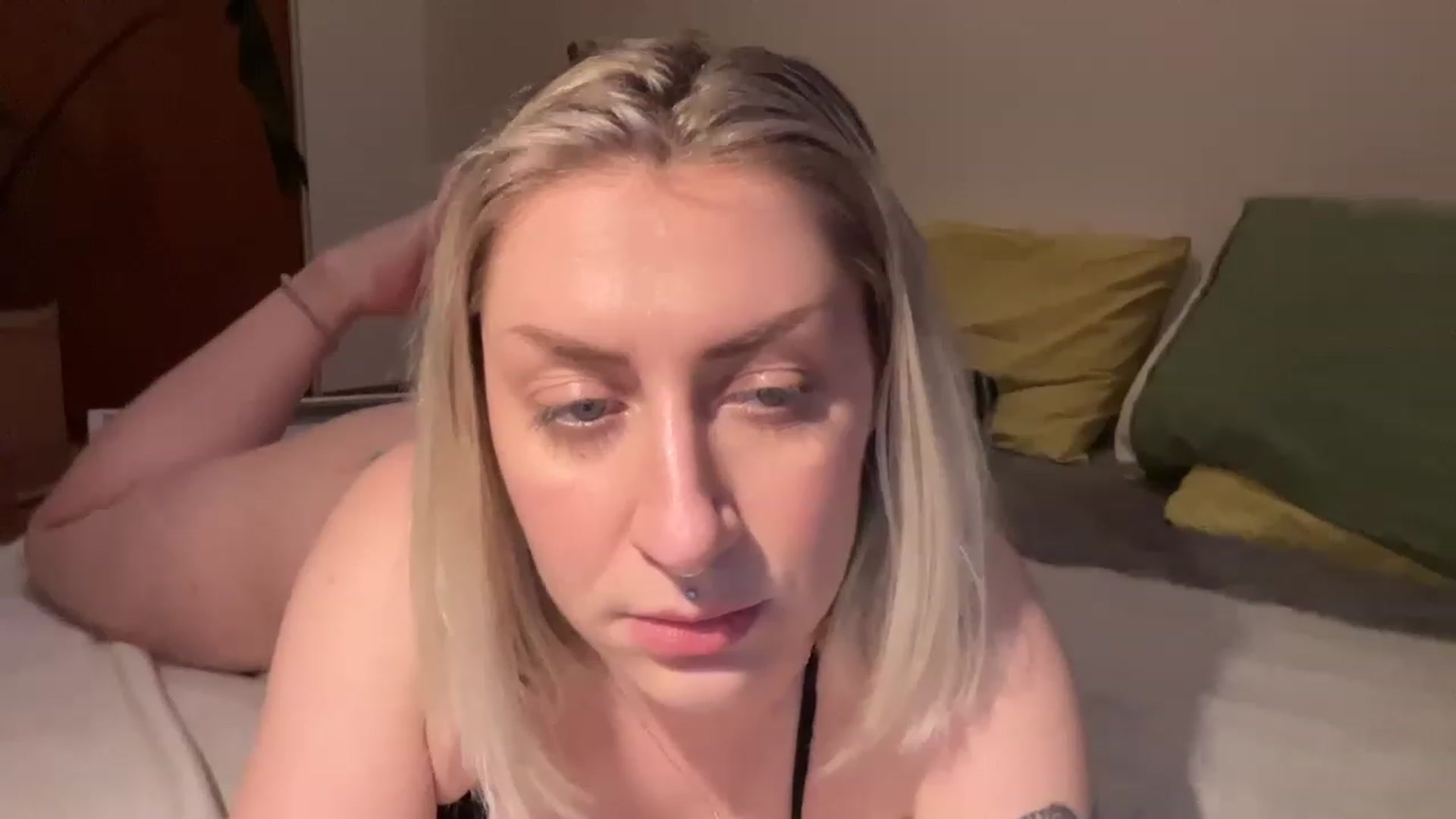 Gallery image thumbnail from Missinhermind's myfreecams stream on, 02/23/2023, 02:00 image 14 of 20