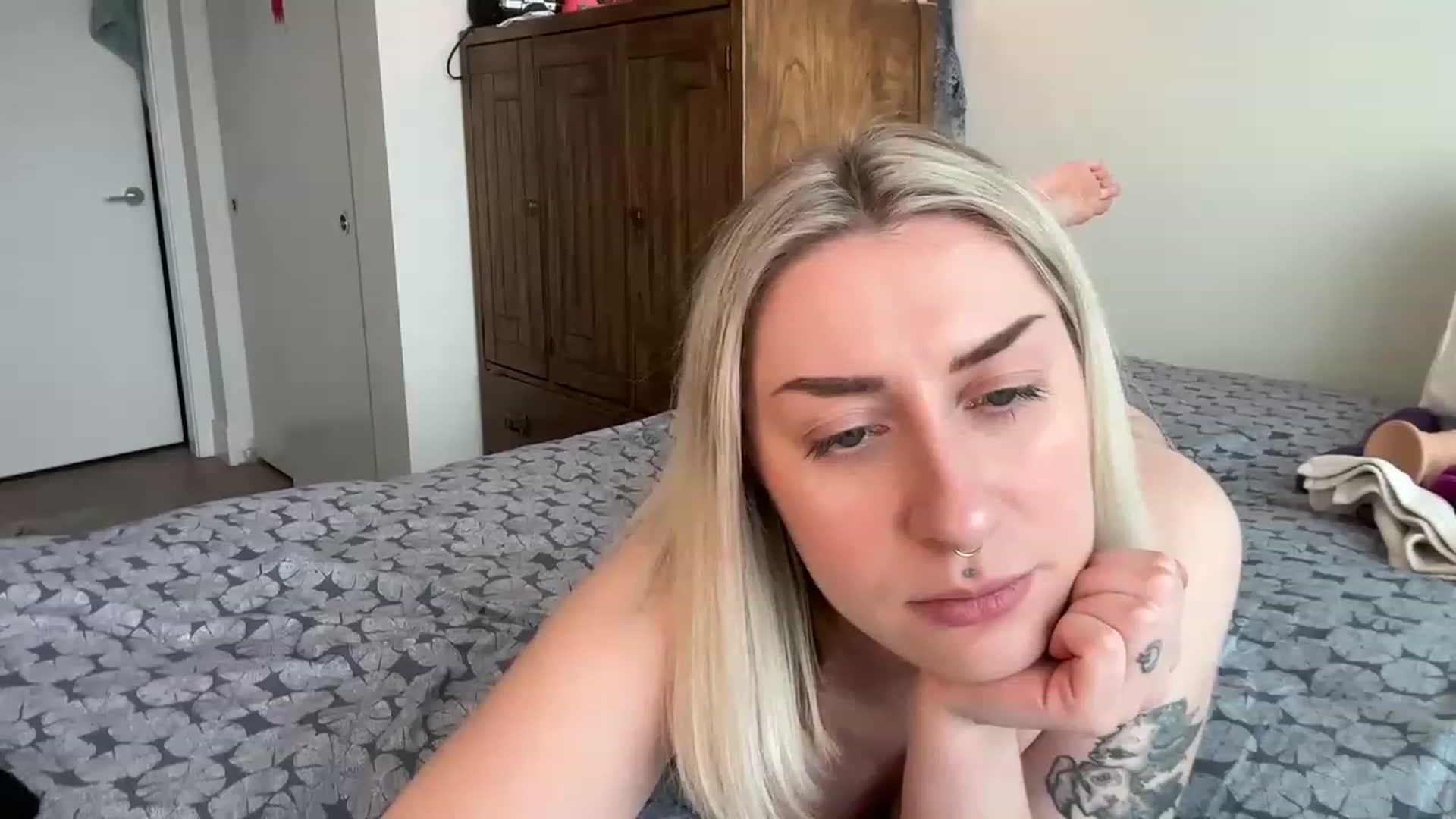 Gallery image thumbnail from Missinhermind's myfreecams stream on, 02/25/2023, 24:24 image 15 of 20