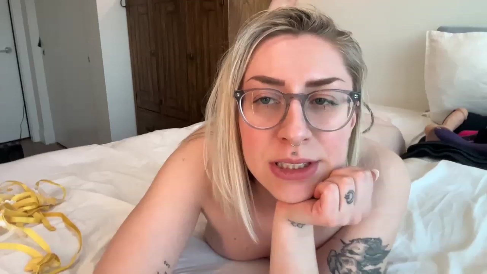 Gallery image thumbnail from Missinhermind's myfreecams stream on, 03/08/2023, 01:36 image 19 of 20