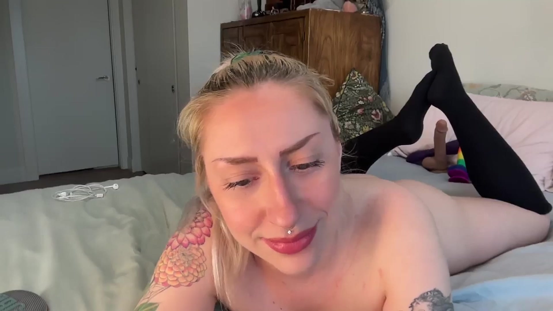 Gallery image thumbnail from Missinhermind's myfreecams stream on, 04/09/2024, 01:14 image 2 of 20