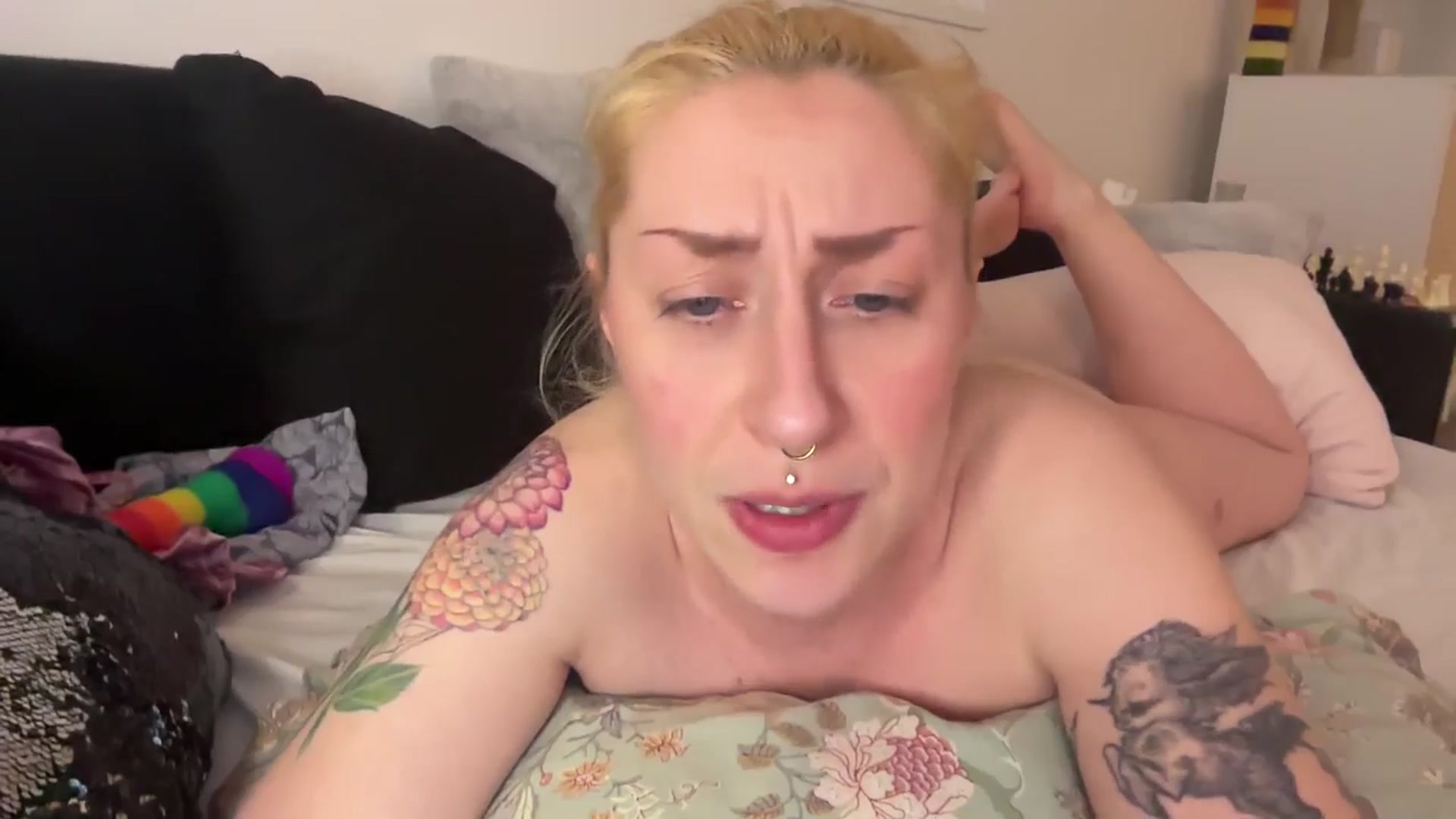 Gallery image thumbnail from Missinhermind's myfreecams stream on, 04/26/2024, 08:14 image 9 of 20