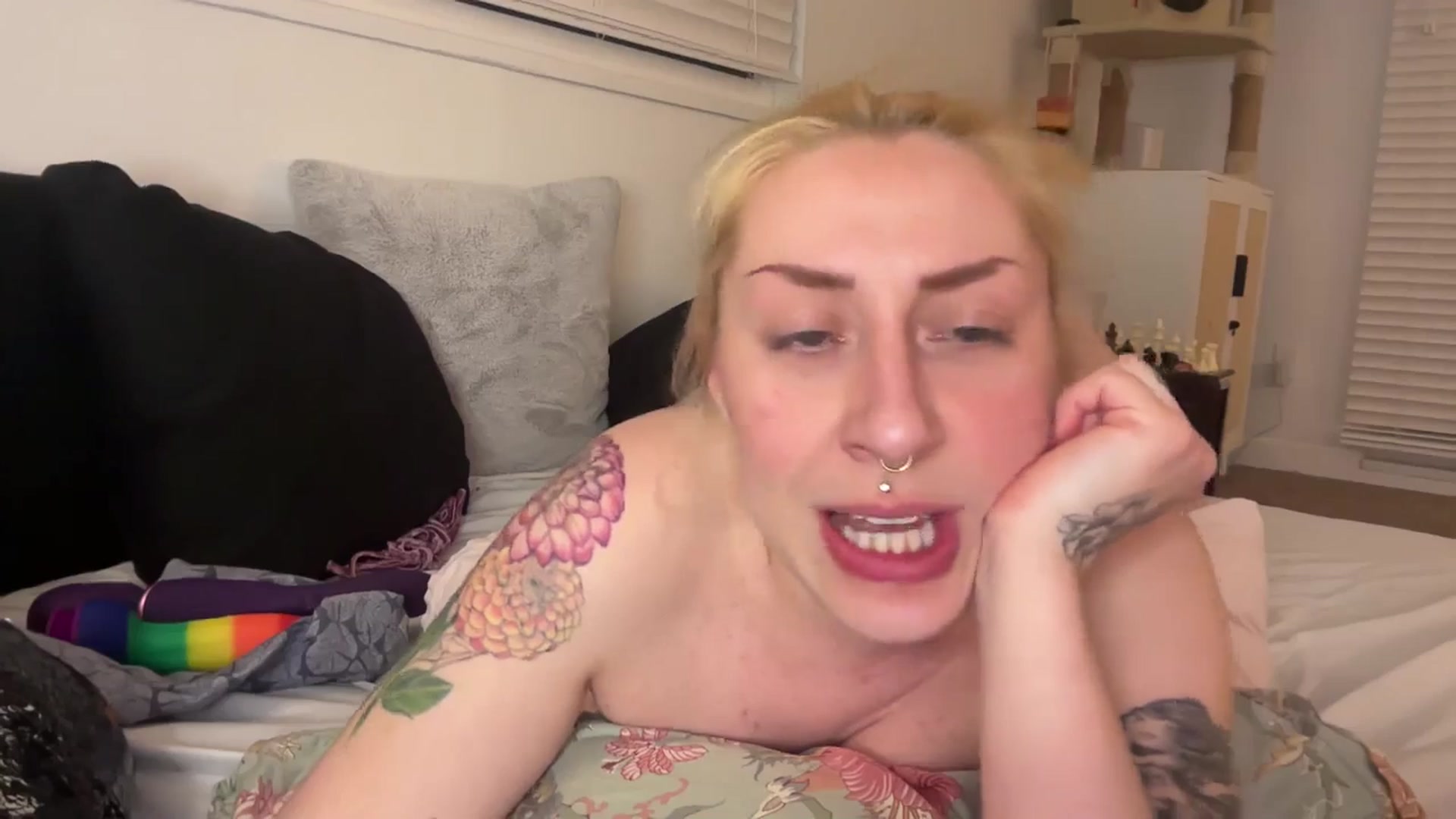 Gallery image thumbnail from Missinhermind's myfreecams stream on, 04/26/2024, 09:05 image 3 of 20