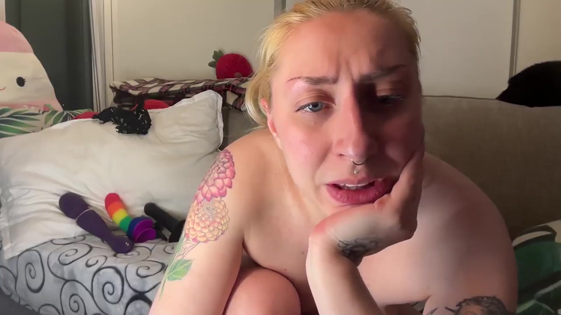 Gallery image thumbnail from Missinhermind's myfreecams stream on, 05/03/2024, 08:42 image 16 of 20