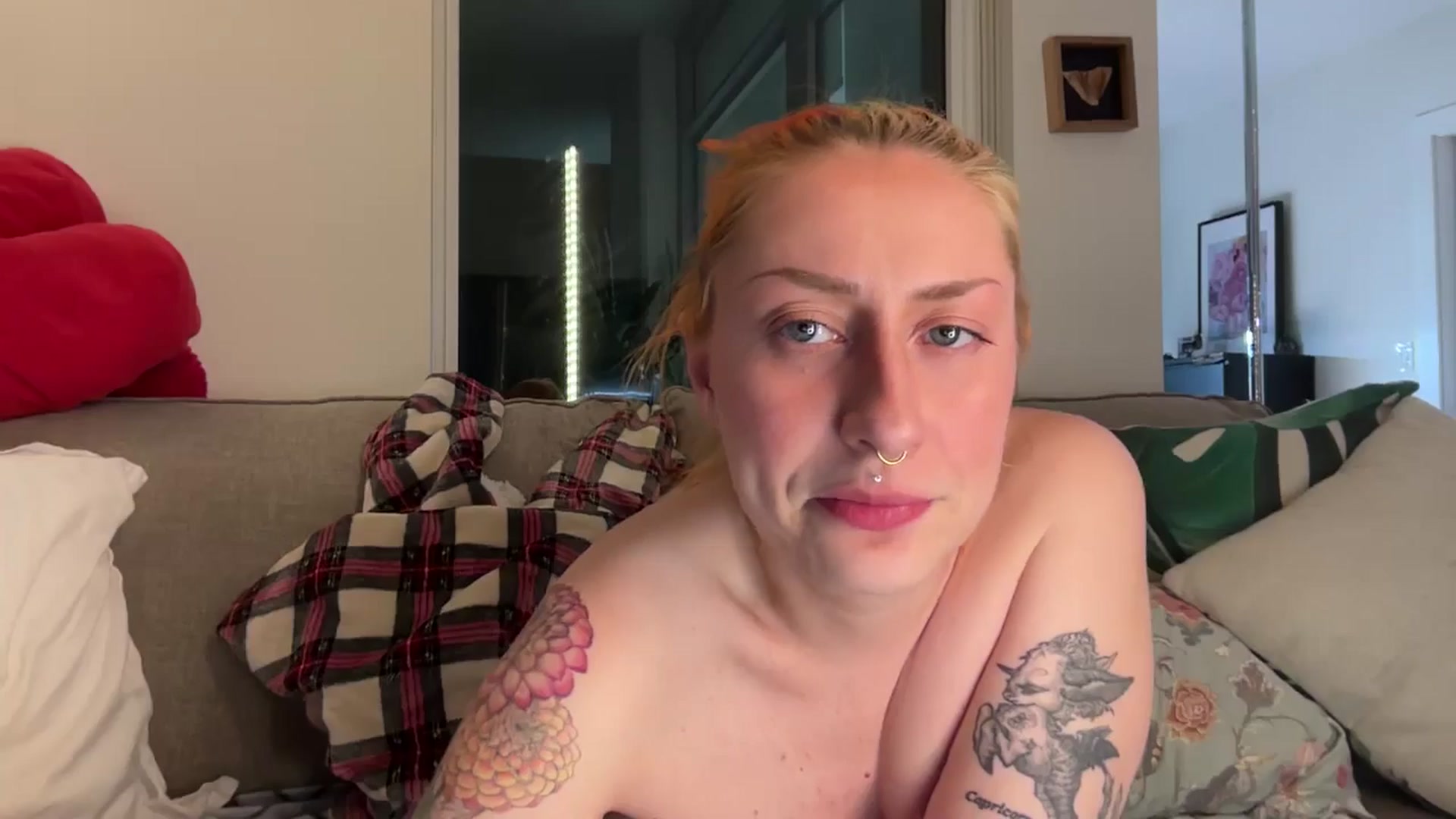 Gallery image thumbnail from Missinhermind's myfreecams stream on, 06/11/2024, 07:08 image 10 of 20