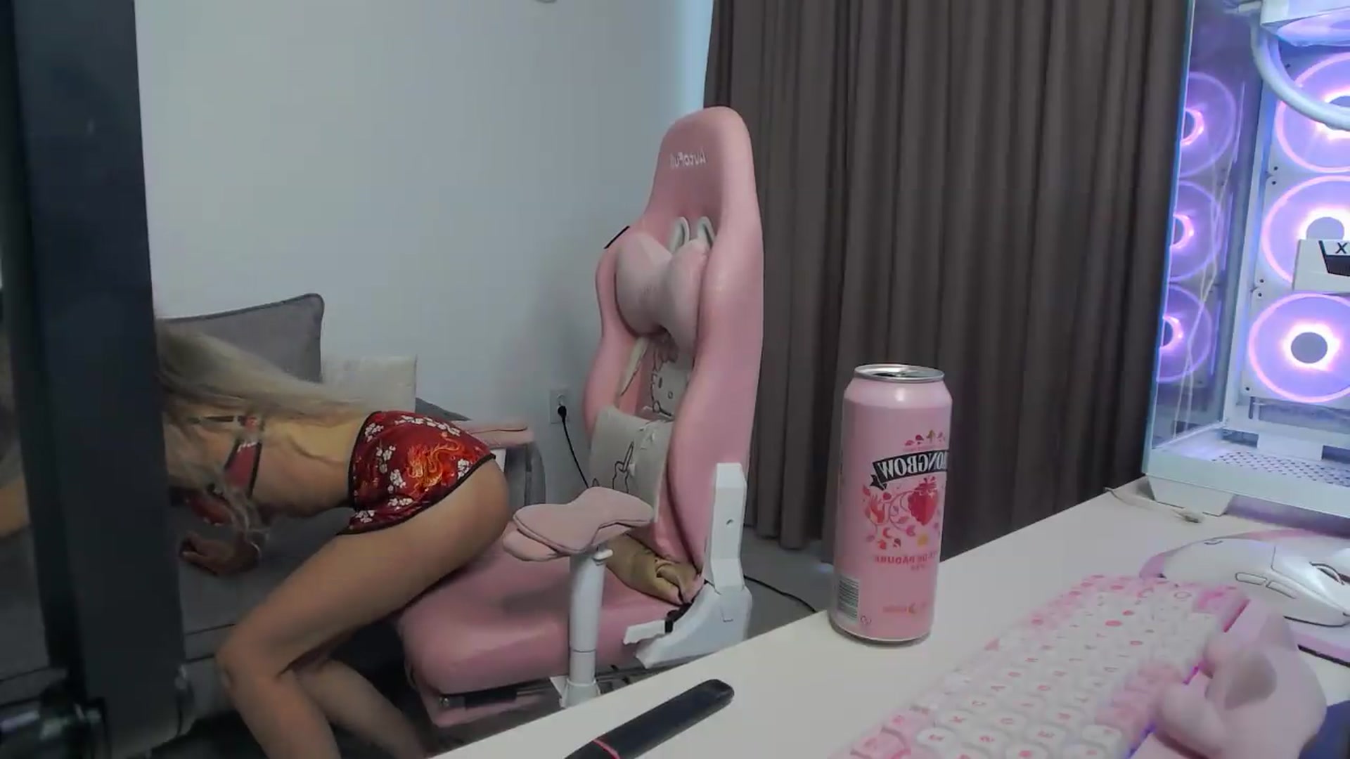 Gallery image thumbnail from Missionarydoll's myfreecams stream on, 07/31/2026, 13:37 image 12 of 20