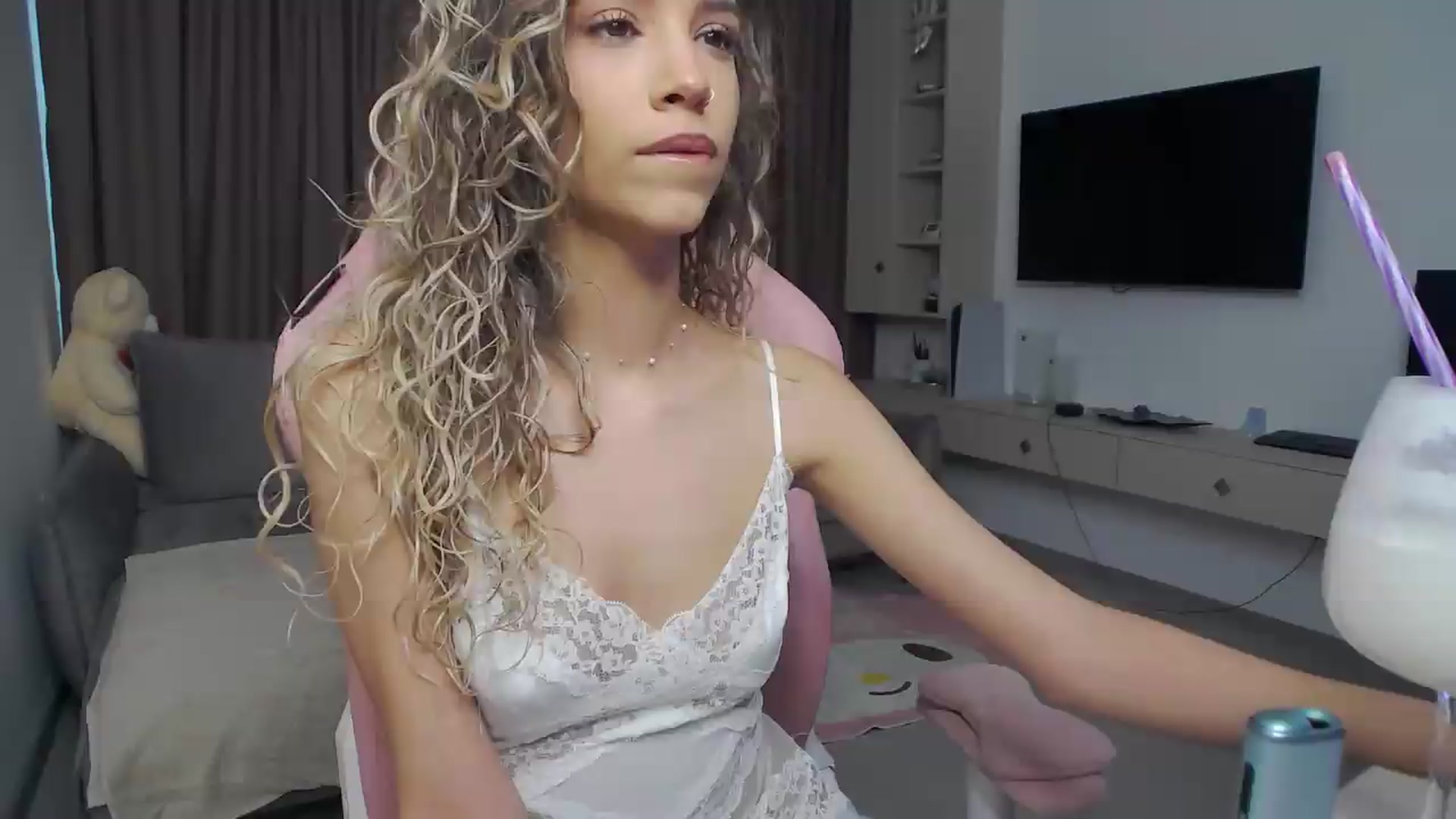 Gallery image thumbnail from Missionarydoll's myfreecams stream on, 08/07/2026, 14:31 image 3 of 20