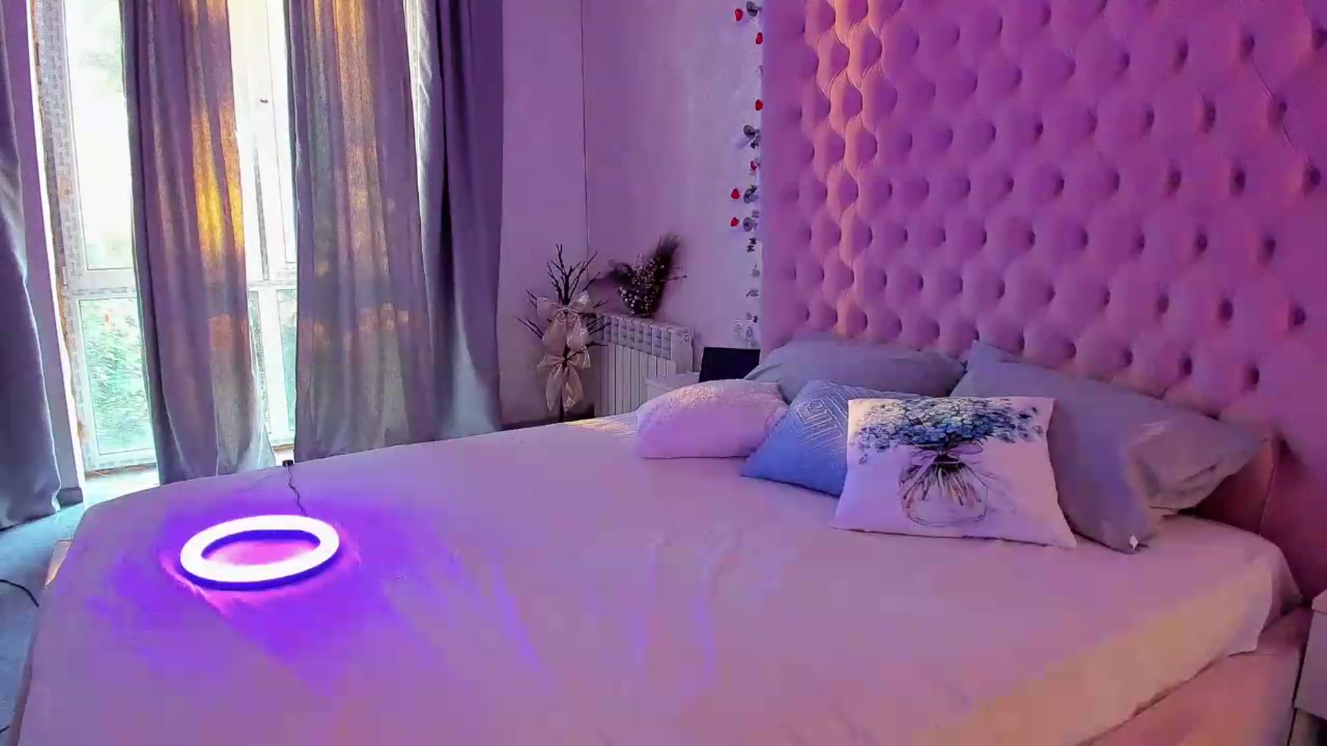 Gallery image thumbnail from MissisK's myfreecams stream on, 06/18/2026, 17:05 image 16 of 20
