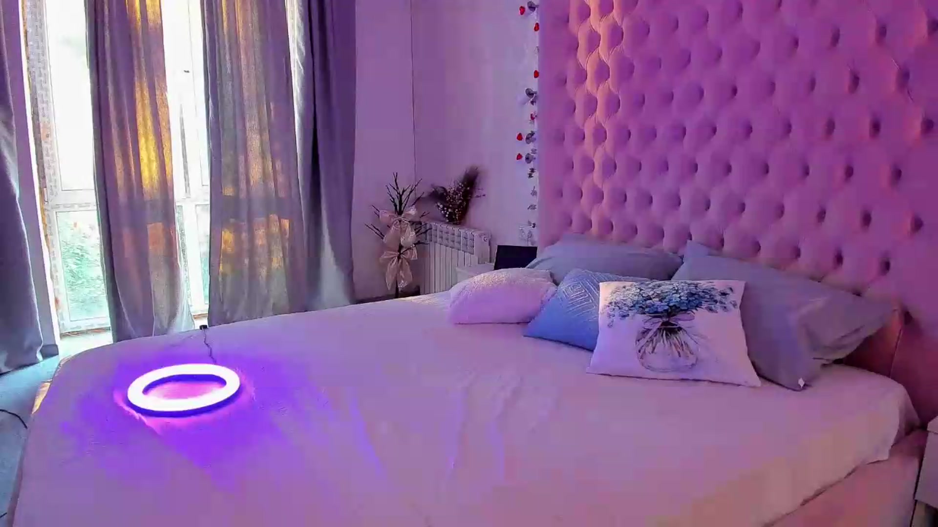 Gallery image thumbnail from MissisK's myfreecams stream on, 06/18/2026, 17:05 image 15 of 20