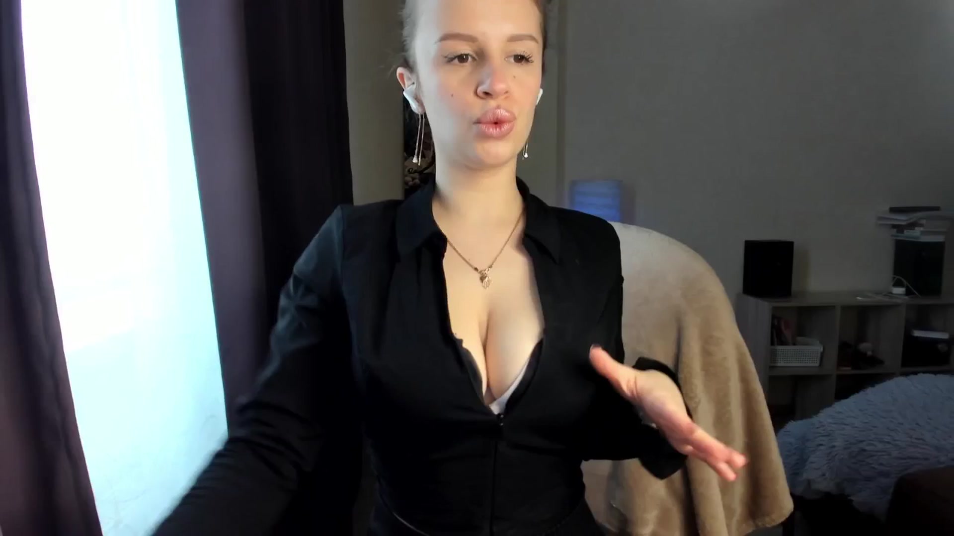 Gallery image thumbnail from MissisSheilla's myfreecams stream on, 04/20/2025, 09:24 image 1 of 20