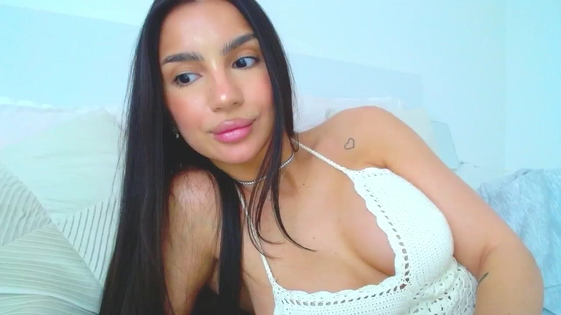 Gallery image thumbnail from Misskelly's myfreecams stream on, 04/03/2026, 14:52 image 4 of 20