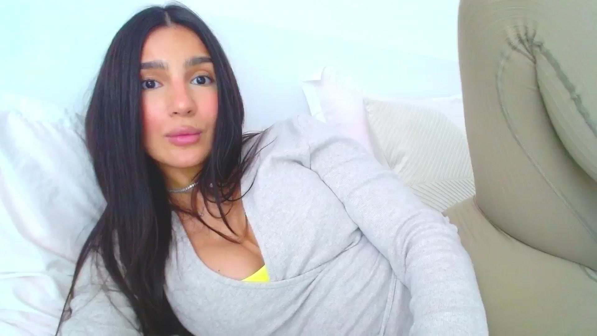 Gallery image thumbnail from Misskelly's myfreecams stream on, 04/04/2026, 15:22 image 14 of 20