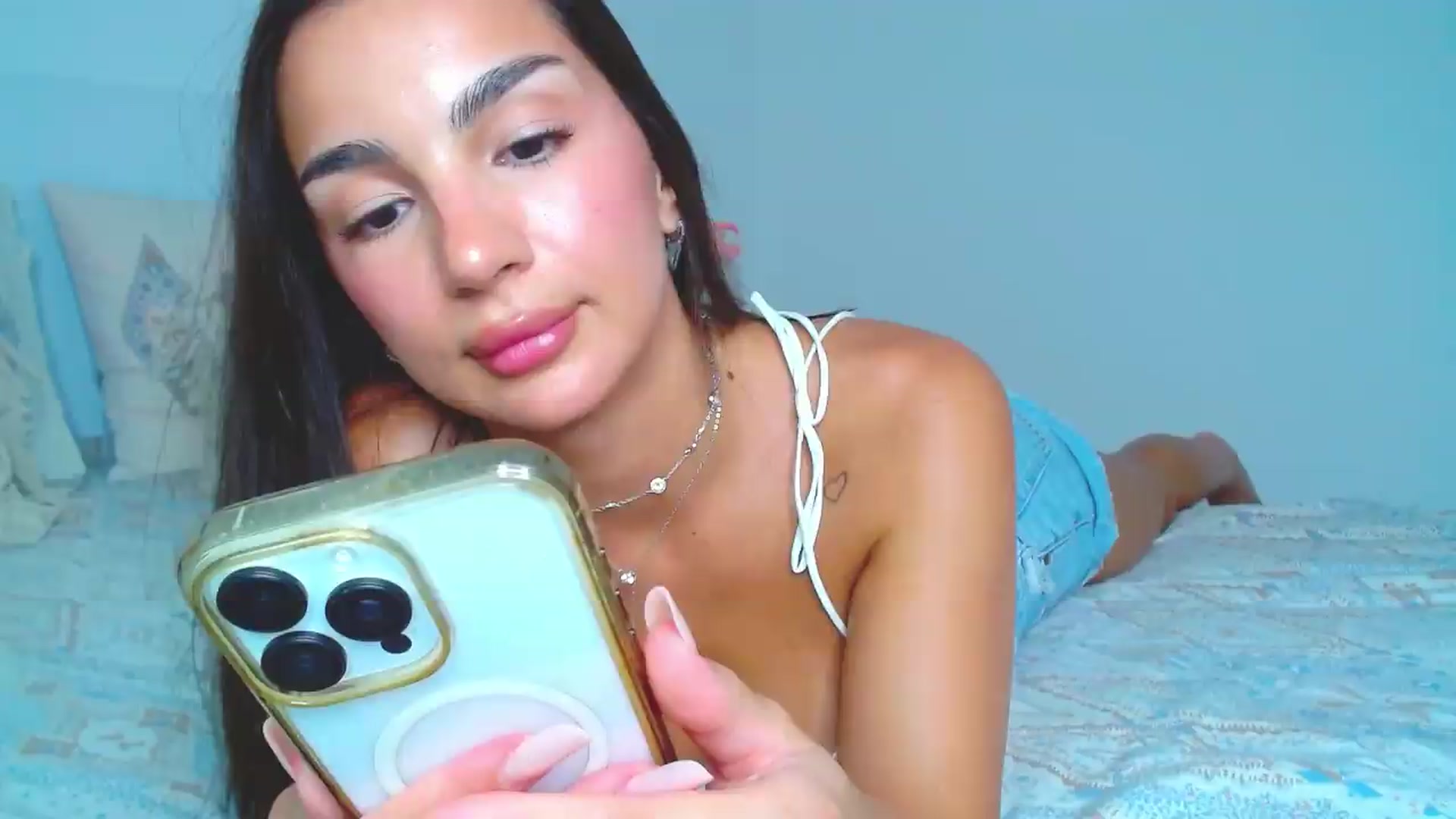 Gallery image thumbnail from Misskelly's myfreecams stream on, 07/17/2026, 14:31 image 6 of 20