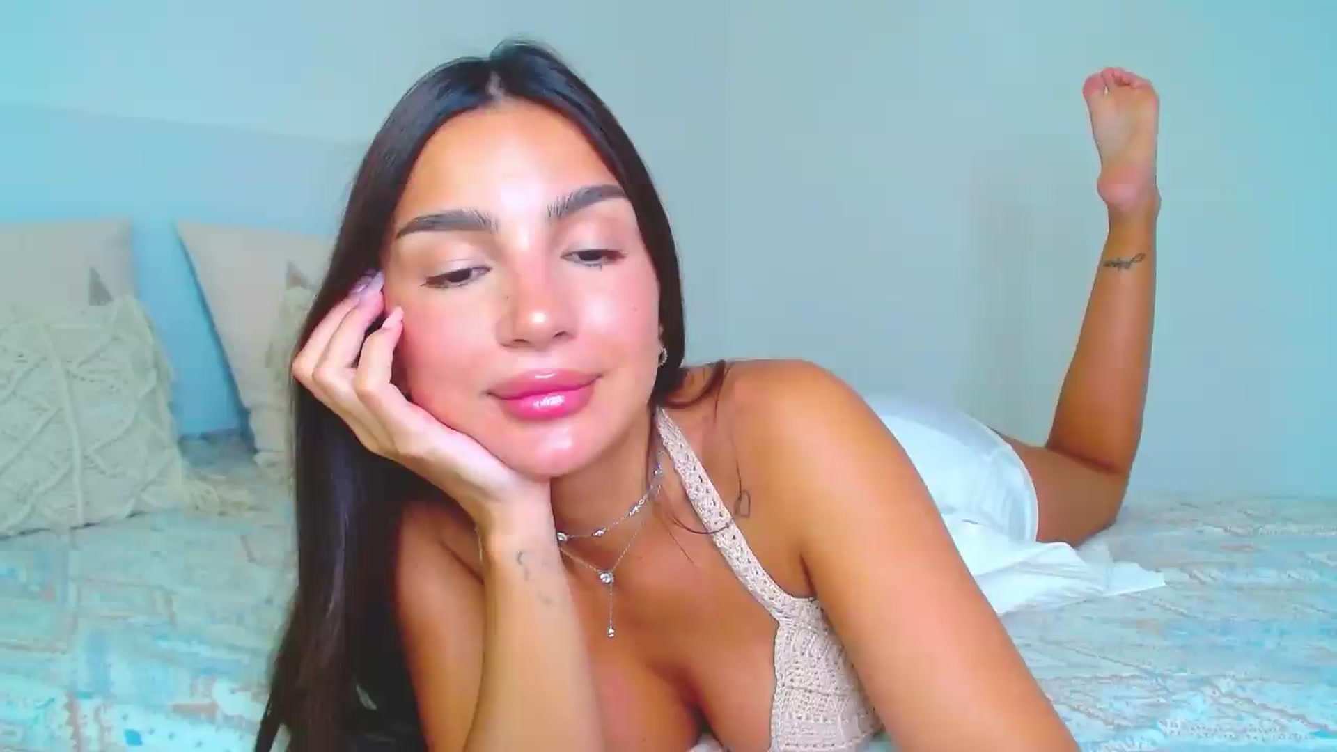 Gallery image thumbnail from Misskelly's myfreecams stream on, 07/23/2026, 13:46 image 9 of 20
