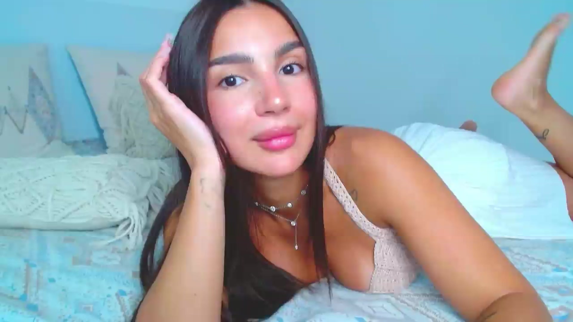 Gallery image thumbnail from Misskelly's myfreecams stream on, 07/23/2026, 14:31 image 4 of 20