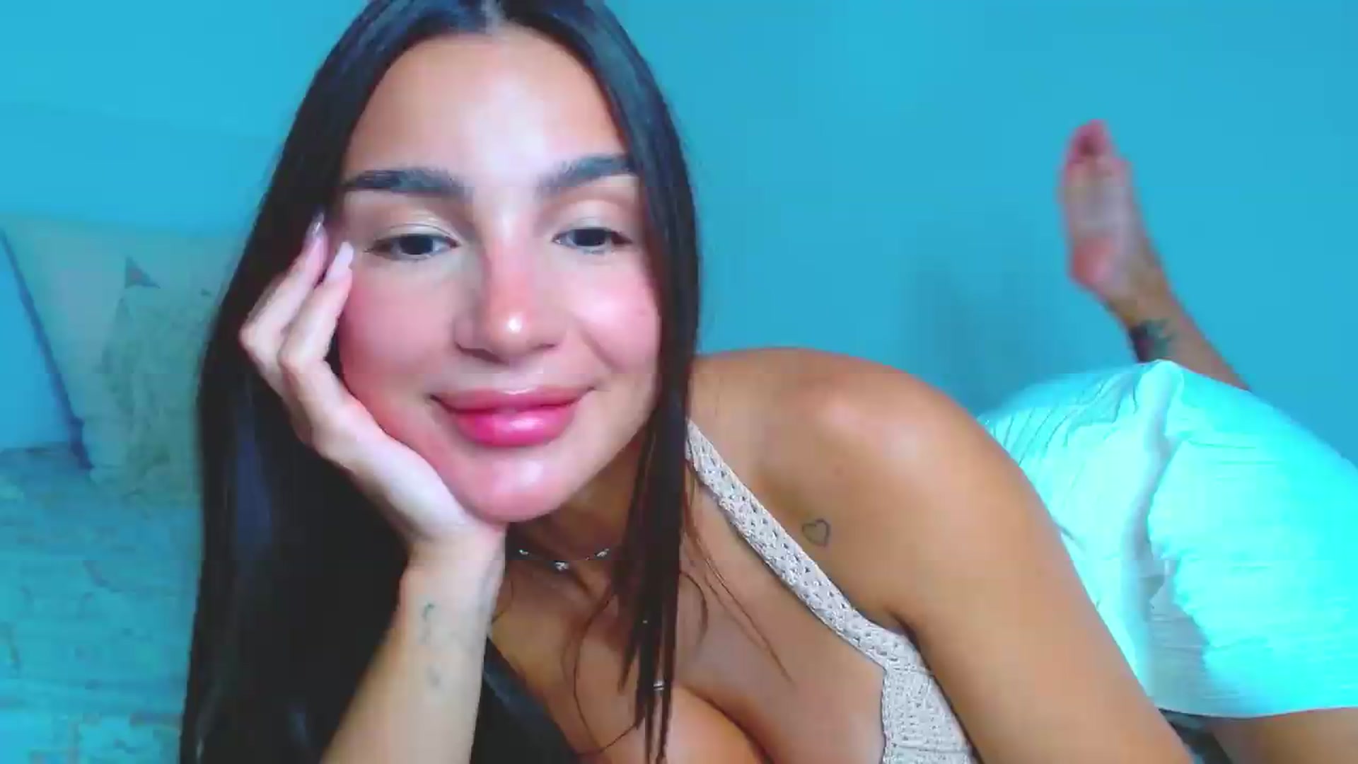 Gallery image thumbnail from Misskelly's myfreecams stream on, 07/23/2026, 17:27 image 18 of 20