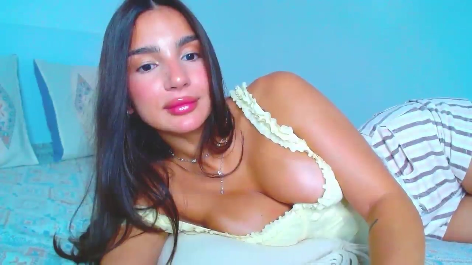 Gallery image thumbnail from Misskelly's myfreecams stream on, 07/30/2026, 16:47 image 11 of 20