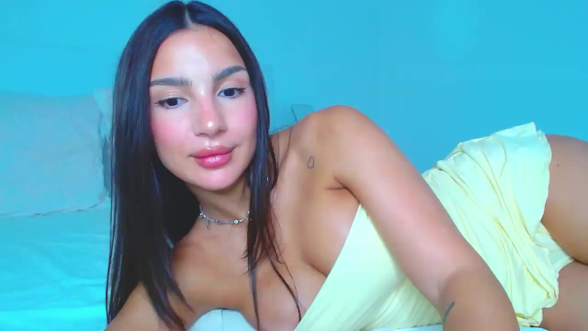 Gallery image thumbnail from Misskelly's myfreecams stream on, 08/05/2026, 17:56 image 11 of 20