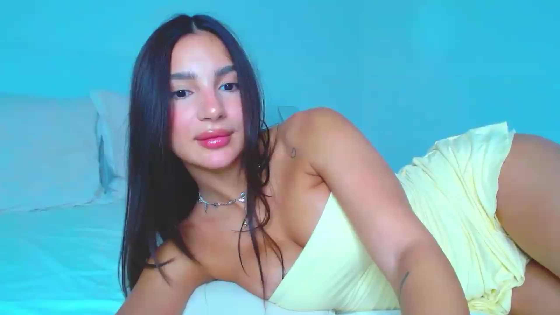 Gallery image thumbnail from Misskelly's myfreecams stream on, 08/05/2026, 17:56 image 10 of 20