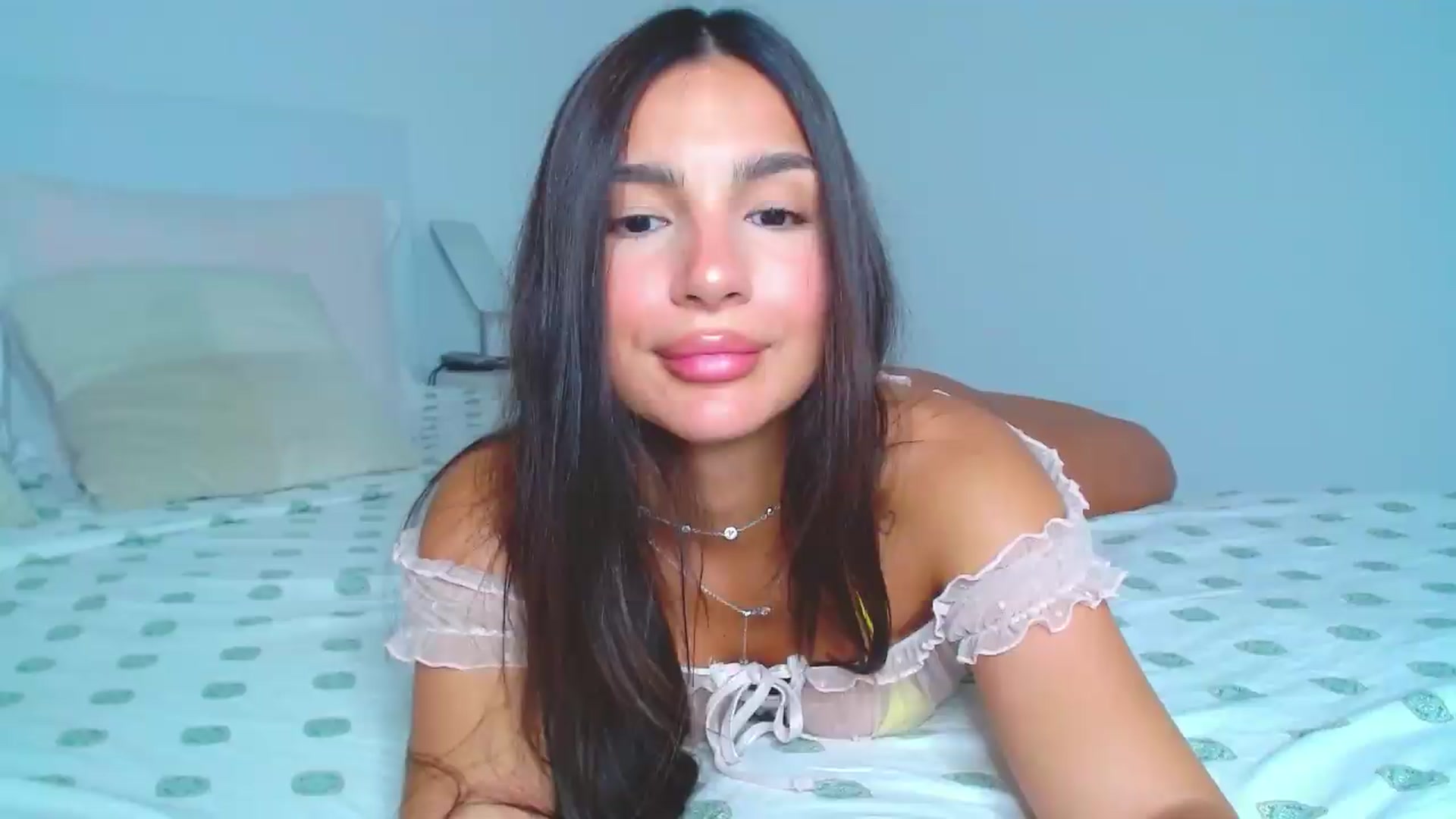 Gallery image thumbnail from Misskelly's myfreecams stream on, 08/12/2026, 18:27 image 19 of 20