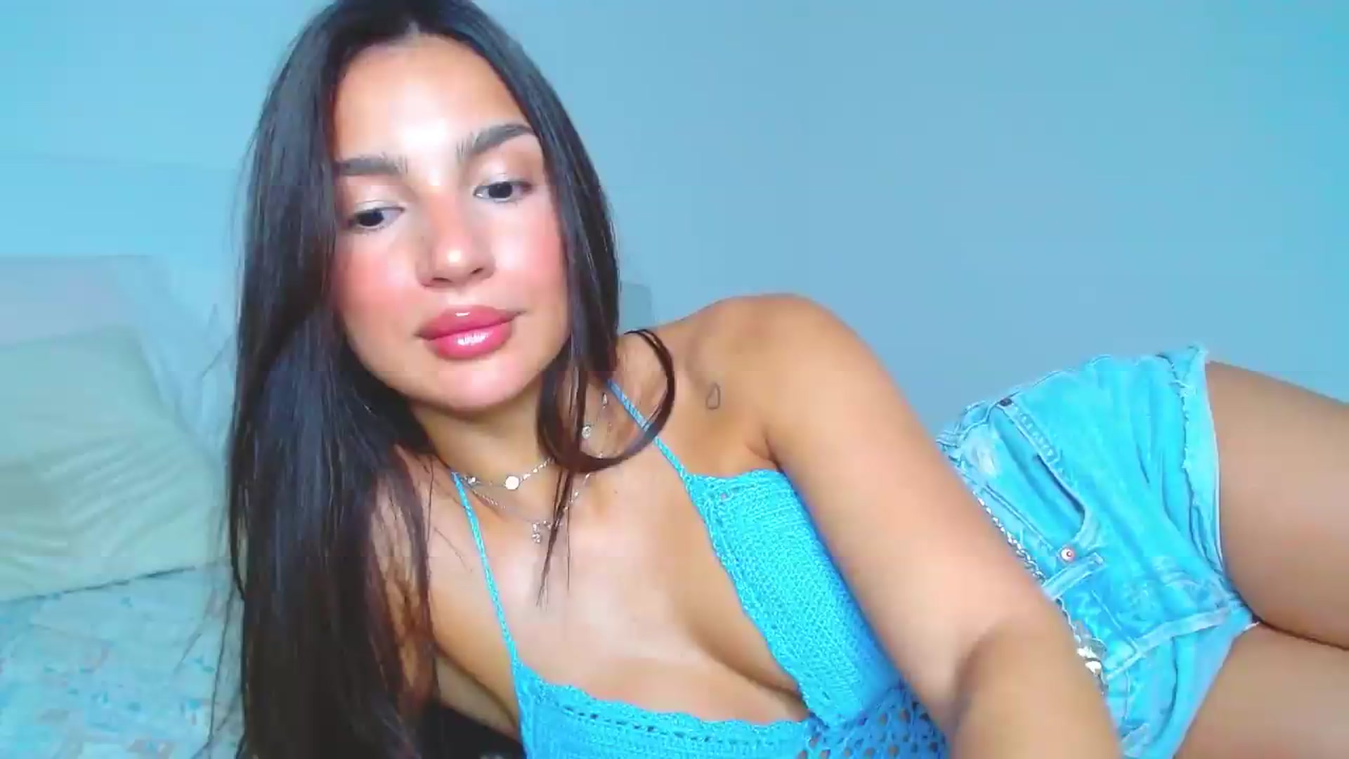 Gallery image thumbnail from Misskelly's myfreecams stream on, 08/15/2026, 18:07 image 13 of 20