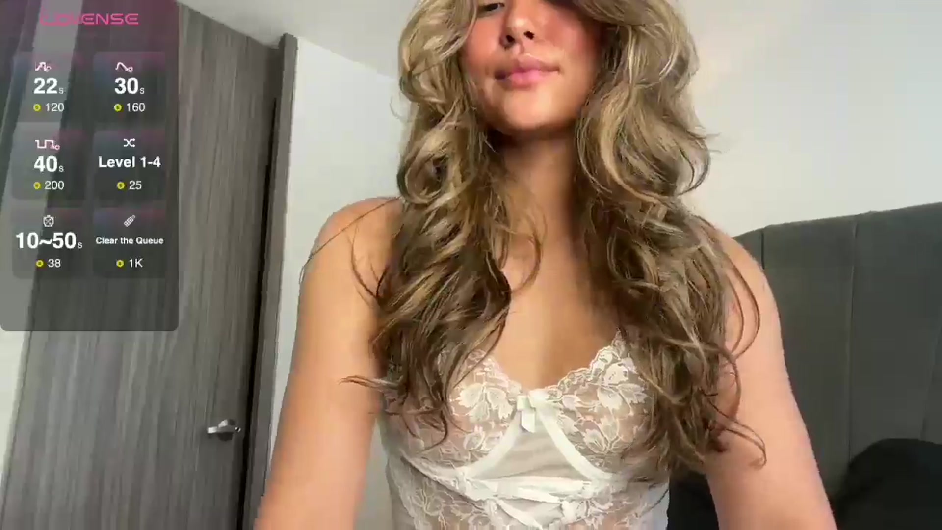 Gallery image thumbnail from Misslatin's myfreecams stream on, 04/17/2025, 19:04 image 11 of 20