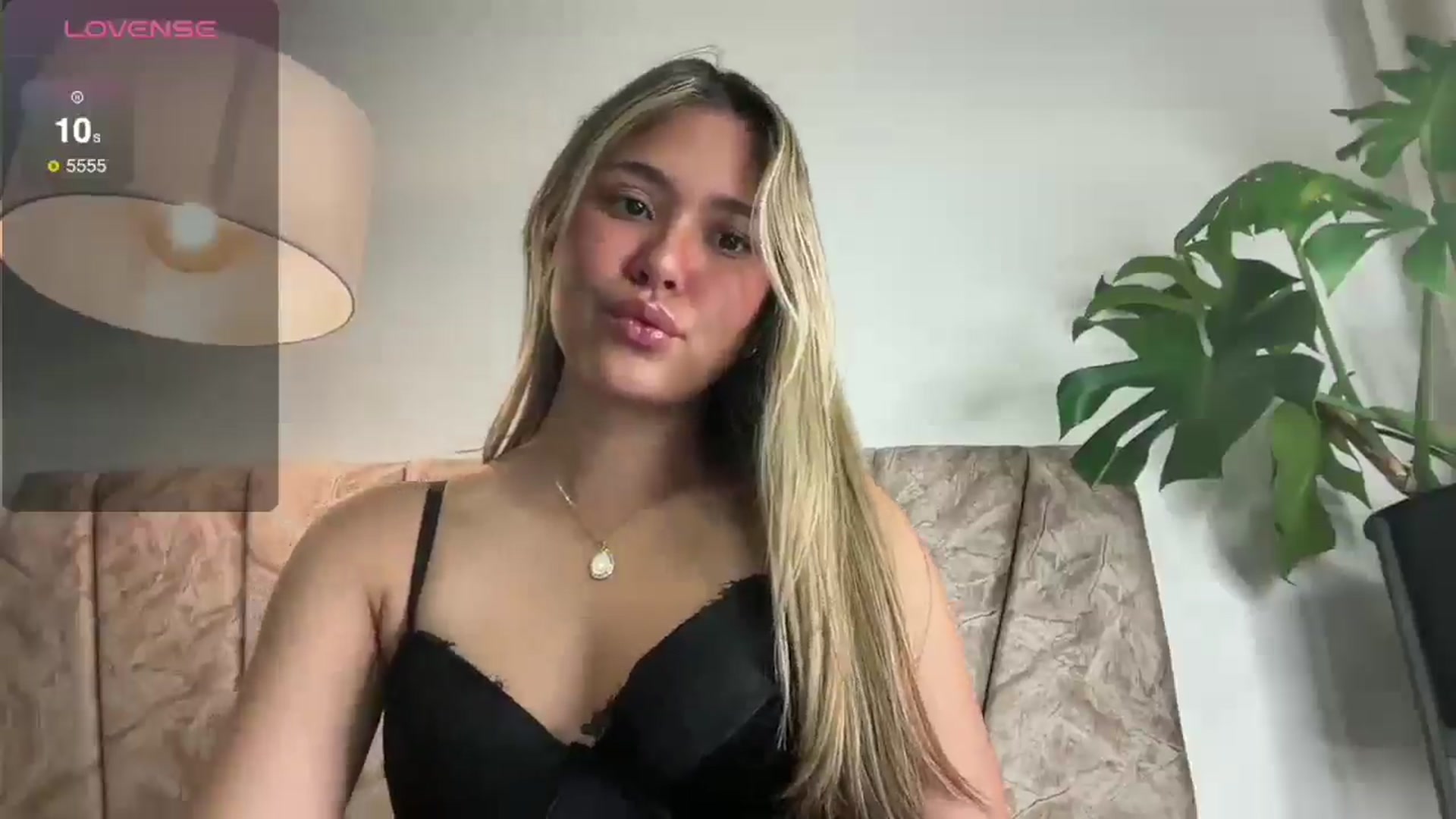 Gallery image thumbnail from Misslatin's myfreecams stream on, 01/06/2026, 03:31 image 2 of 20