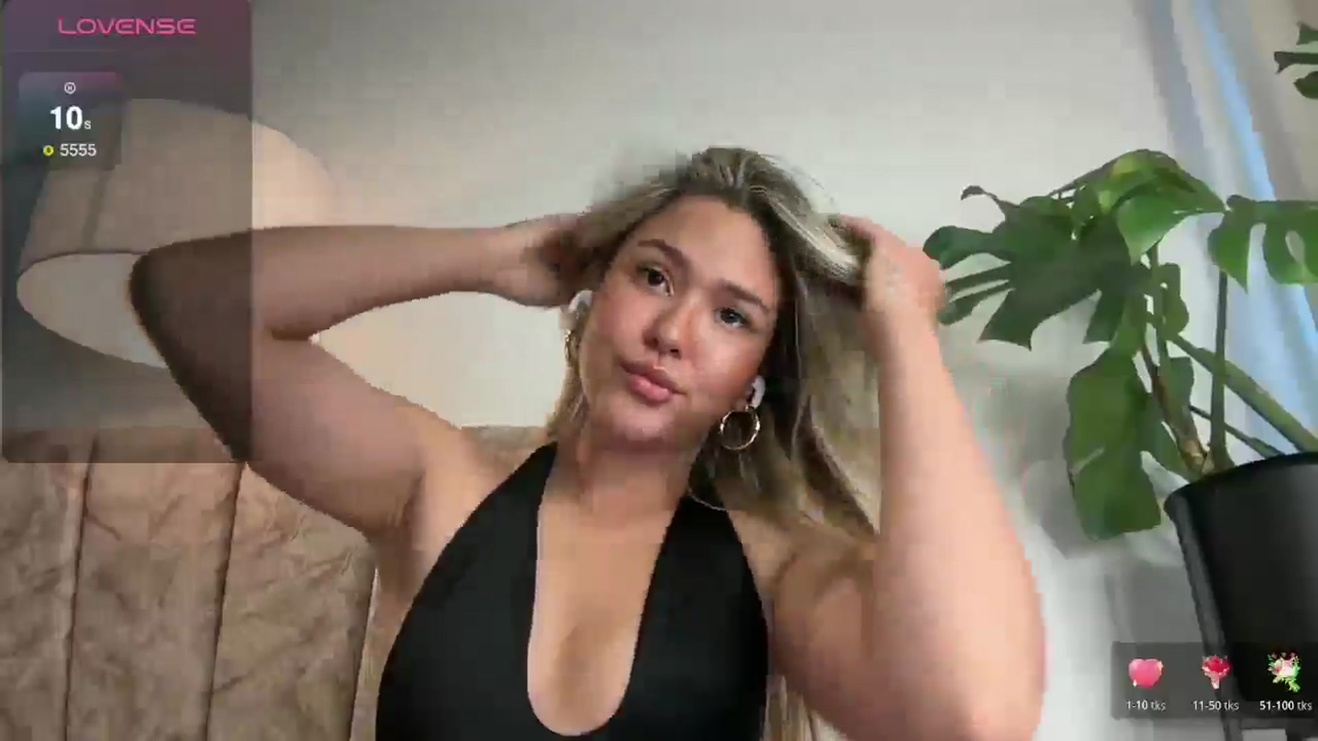 Gallery image thumbnail from Misslatin's myfreecams stream on, 03/29/2026, 18:10 image 5 of 20